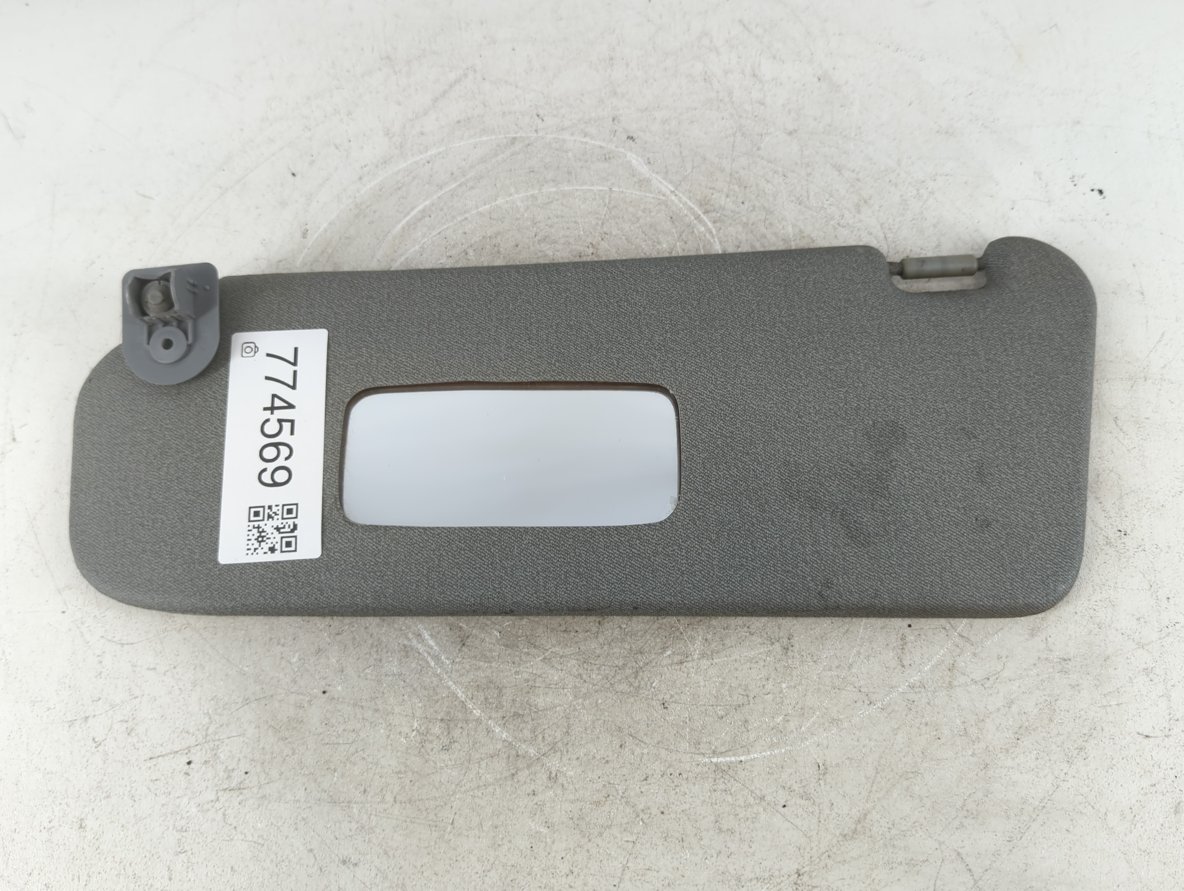 2004-2011 Chevrolet Aveo Driver Sun Visor Mirror Left Sunvisor Grey 774569 - Oemusedautoparts1.com