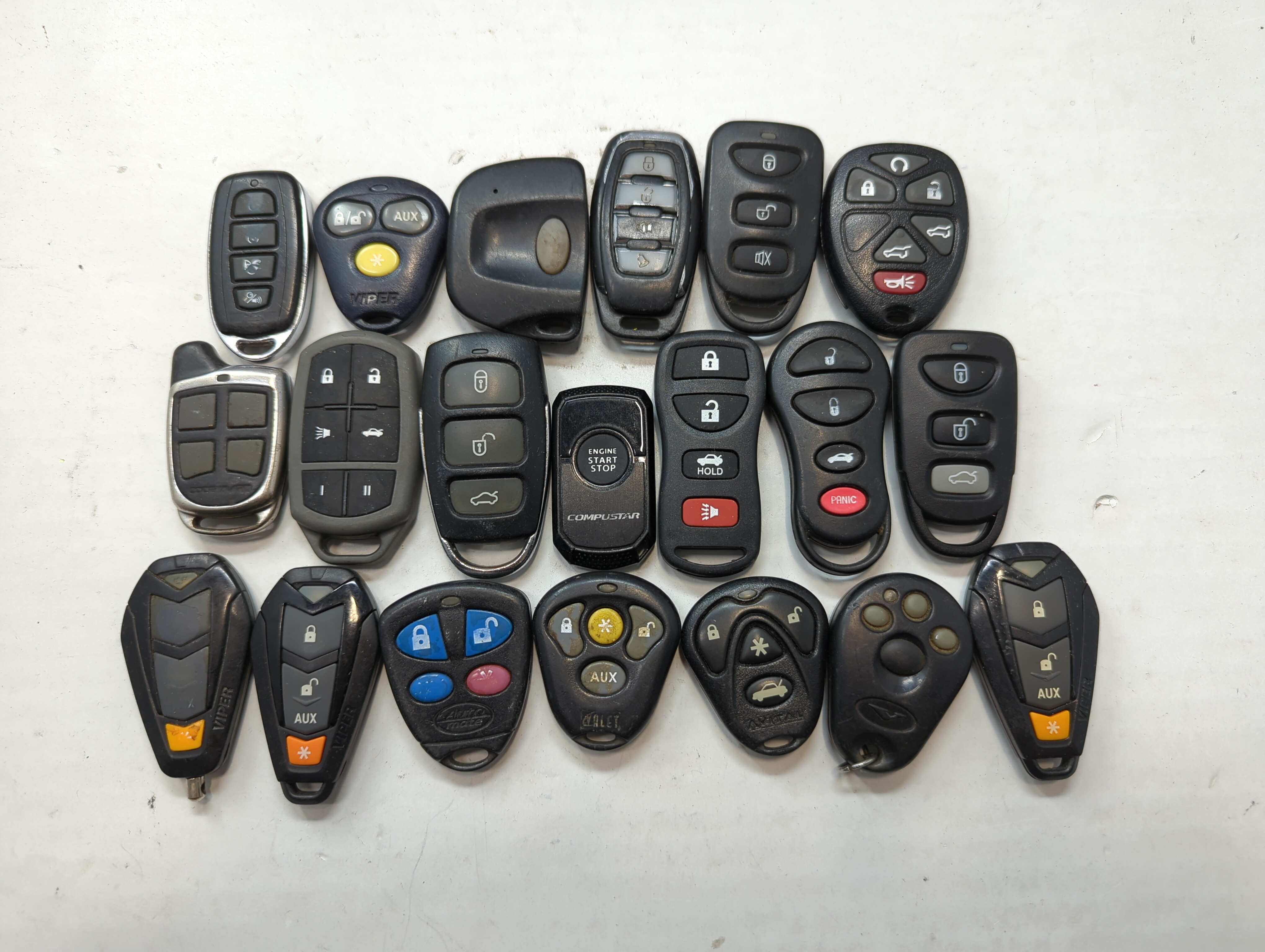 Lot of 25 Aftermarket Keyless Entry Remote Fob MIXED FCC IDS MIXED PART 774601 - Oemusedautoparts1.com