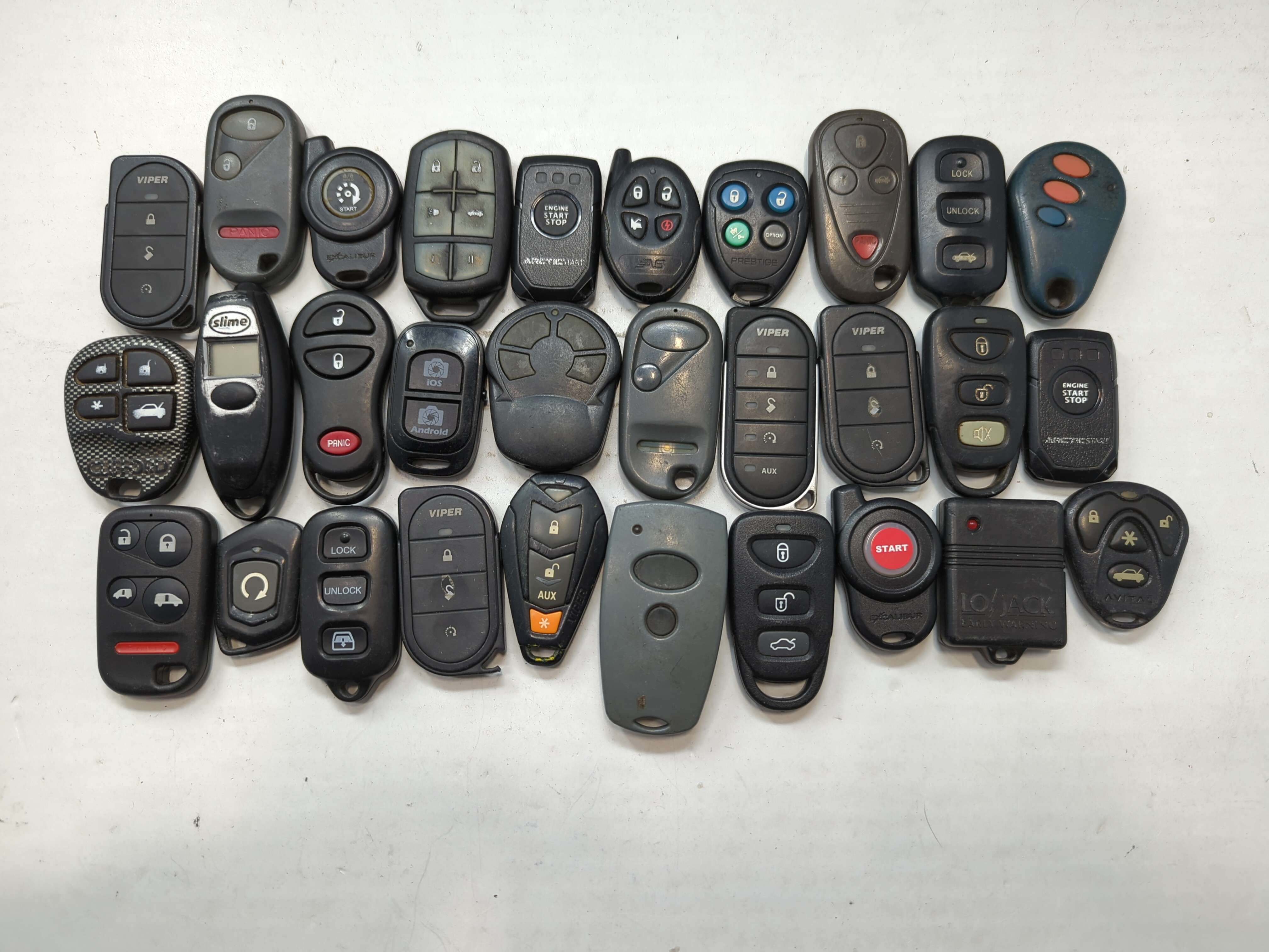 Lot of 30 Aftermarket Keyless Entry Remote Fob MIXED FCC IDS MIXED PART 774606 - Oemusedautoparts1.com