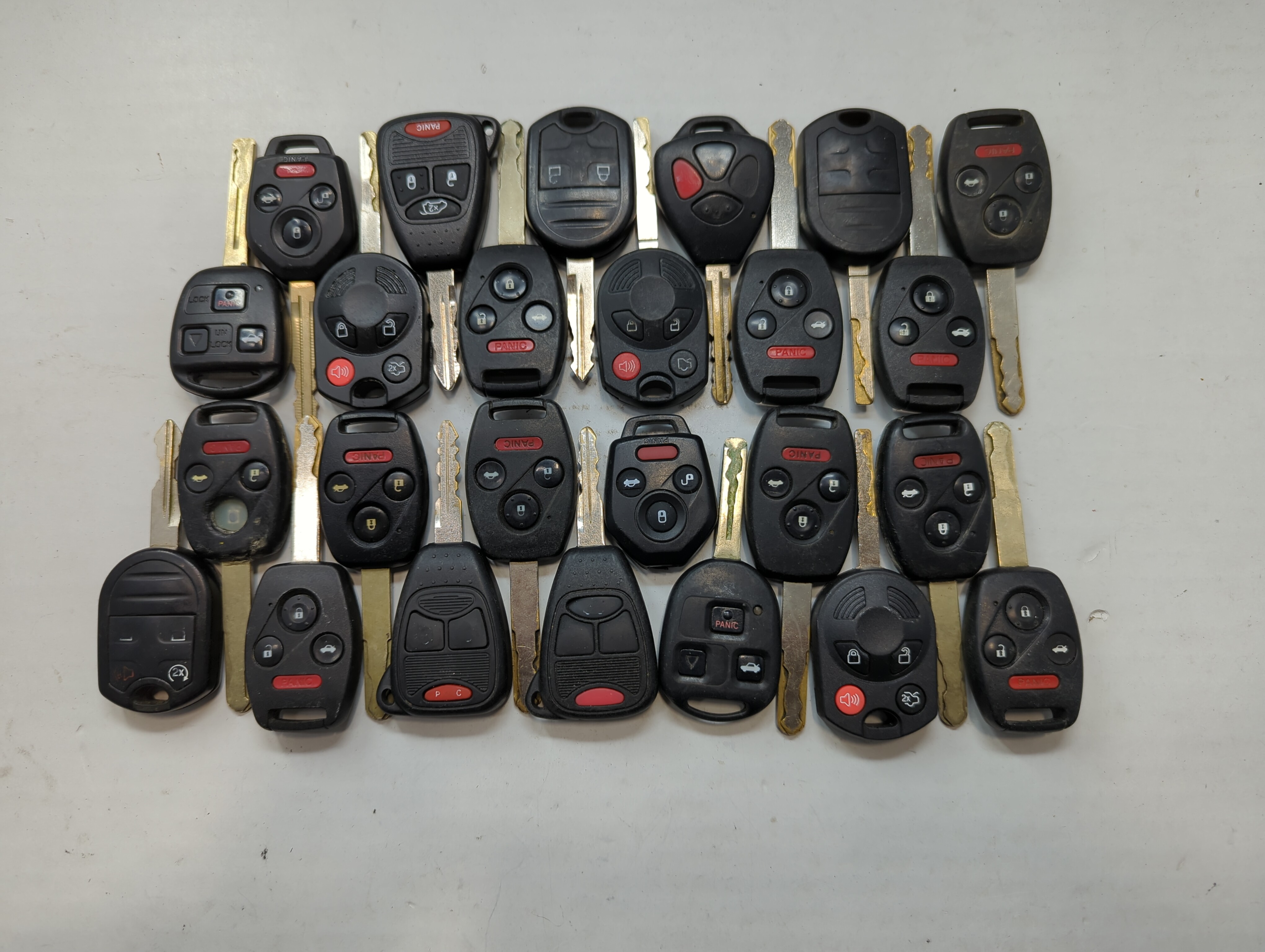 Lot of 25 Aftermarket Keyless Entry Remote Fob MIXED FCC IDS MIXED PART 774663 - Oemusedautoparts1.com