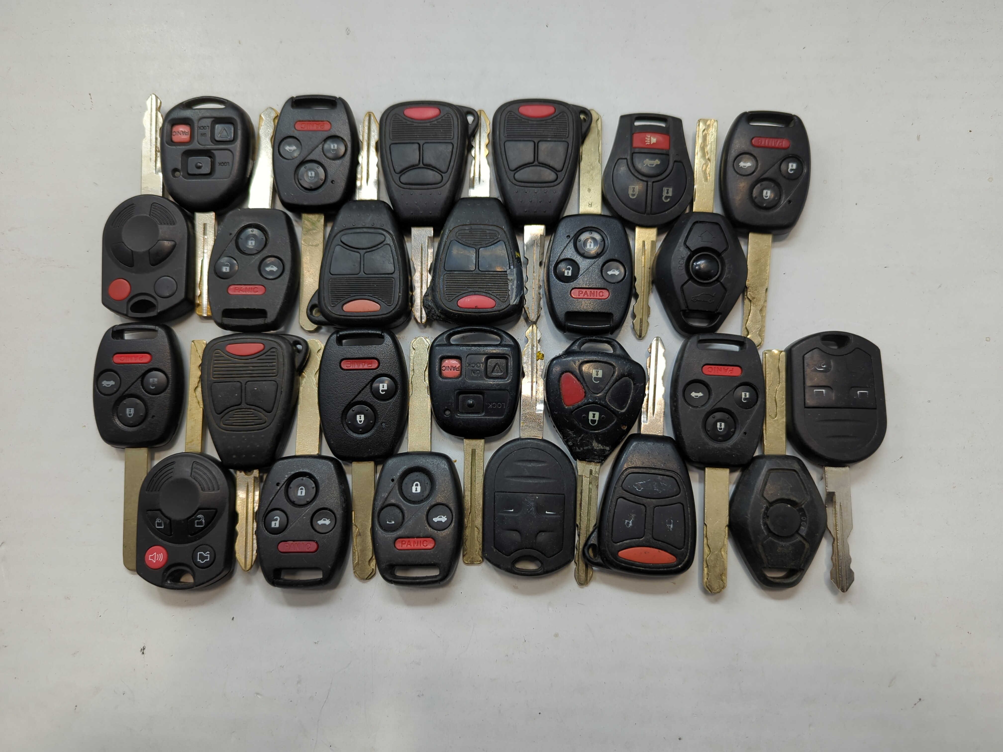 Lot of 25 Aftermarket Keyless Entry Remote Fob MIXED FCC IDS MIXED PART 774720 - Oemusedautoparts1.com