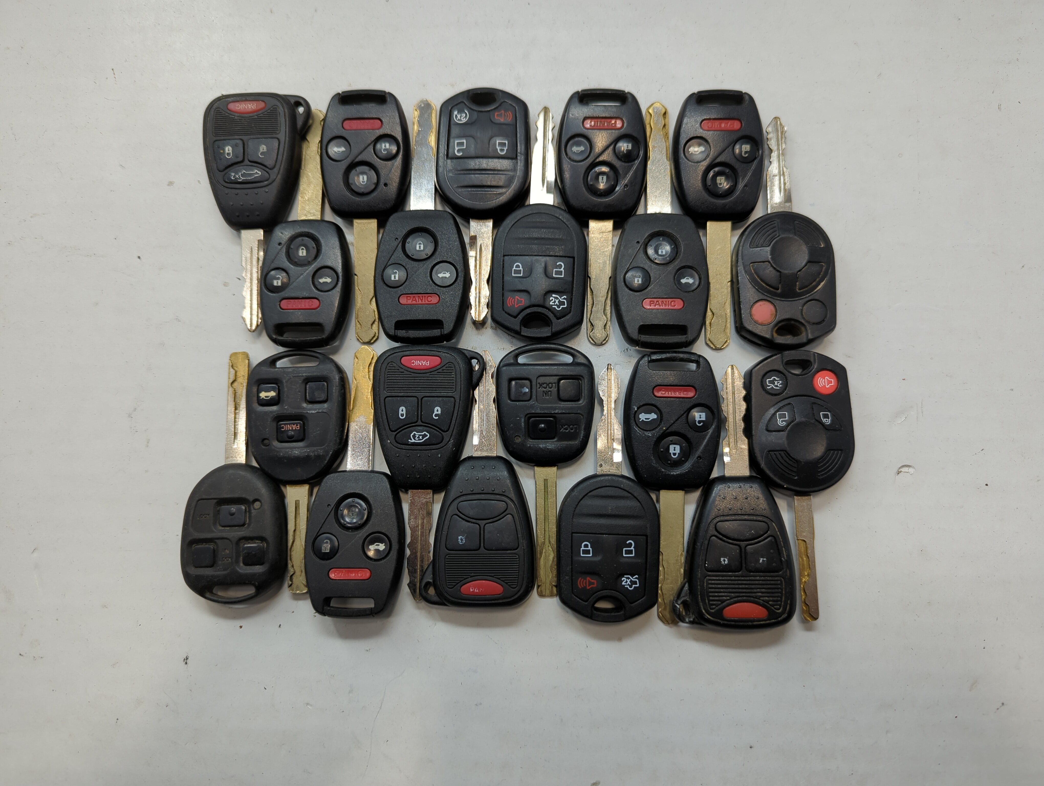 Lot of 20 Aftermarket Keyless Entry Remote Fob MIXED FCC IDS MIXED PART 774721 - Oemusedautoparts1.com