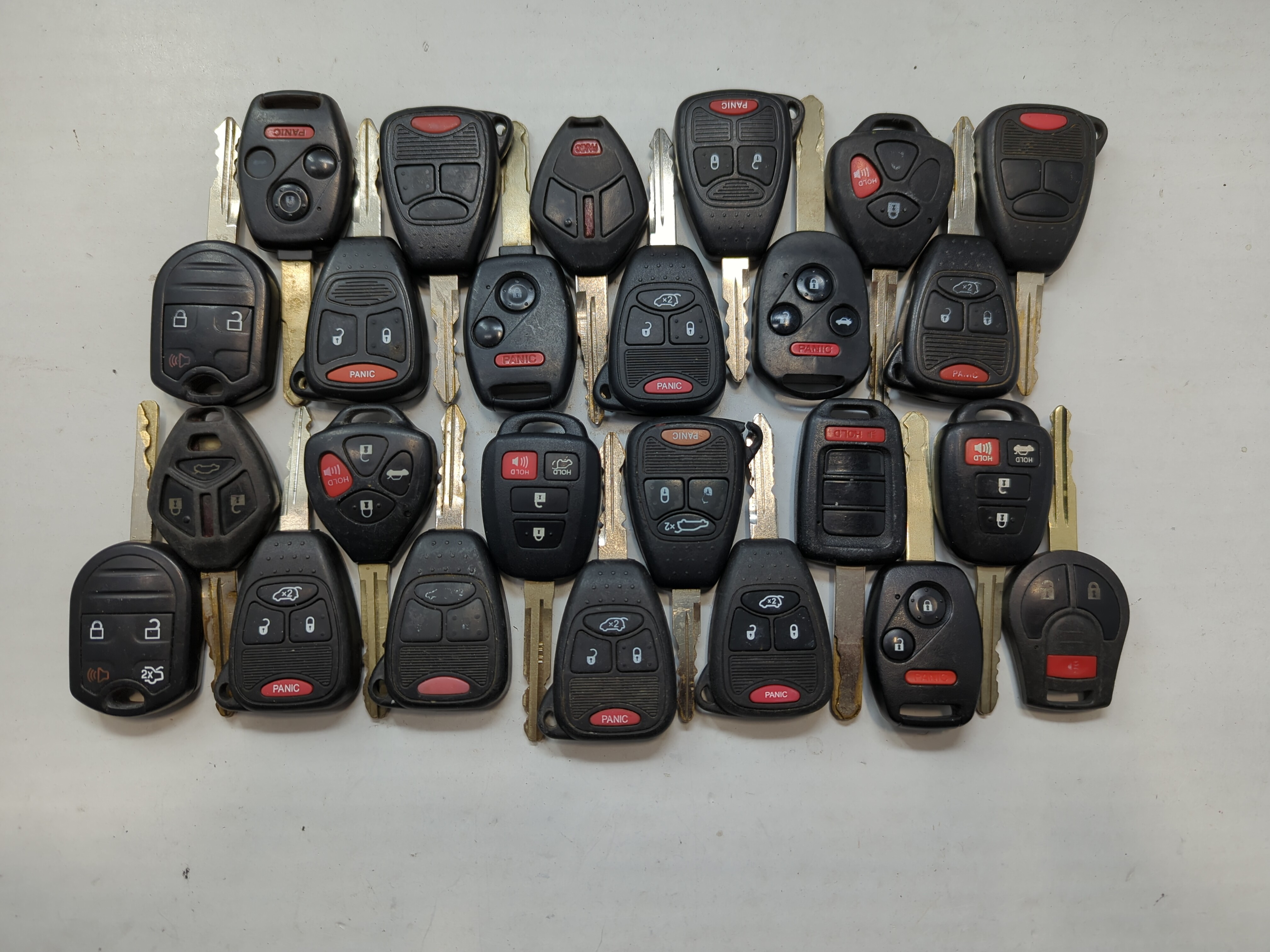 Lot of 25 Aftermarket Keyless Entry Remote Fob MIXED FCC IDS MIXED PART 774722 - Oemusedautoparts1.com