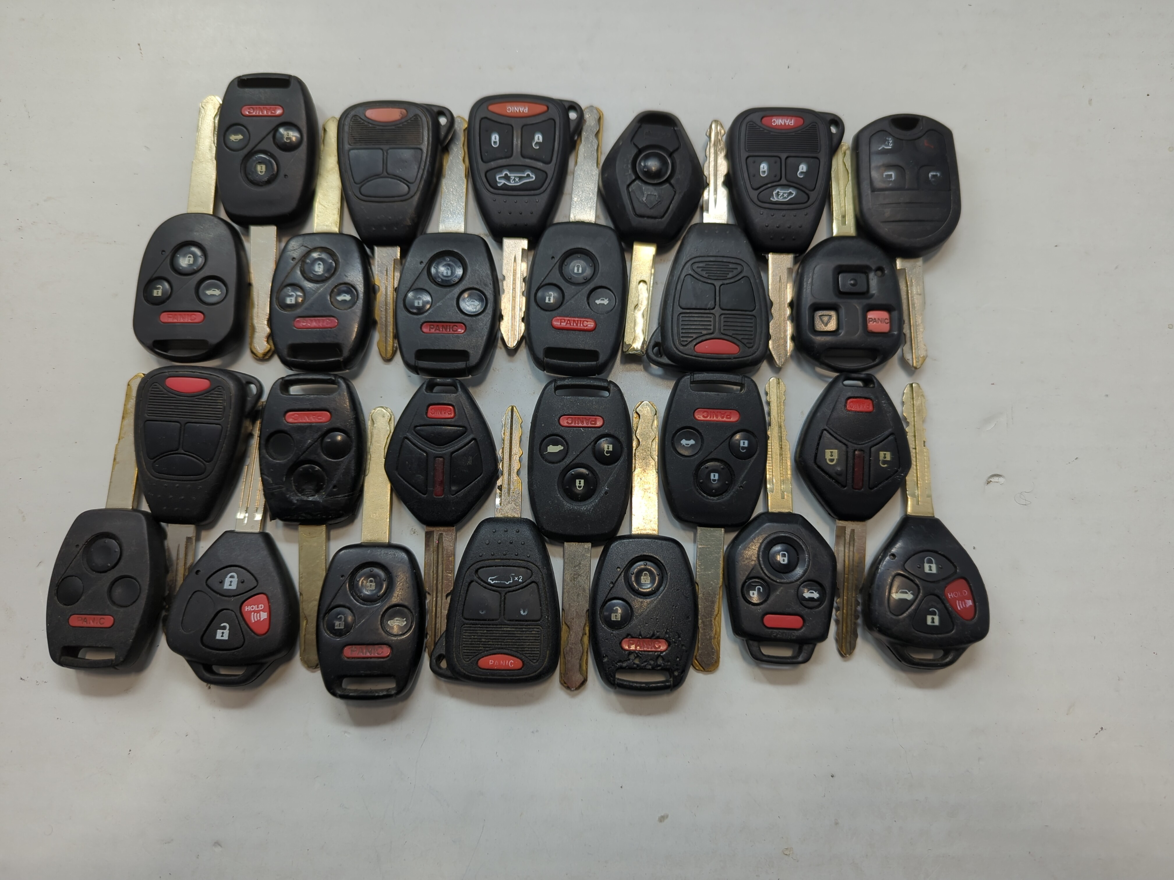 Lot of 25 Aftermarket Keyless Entry Remote Fob MIXED FCC IDS MIXED PART 774723 - Oemusedautoparts1.com
