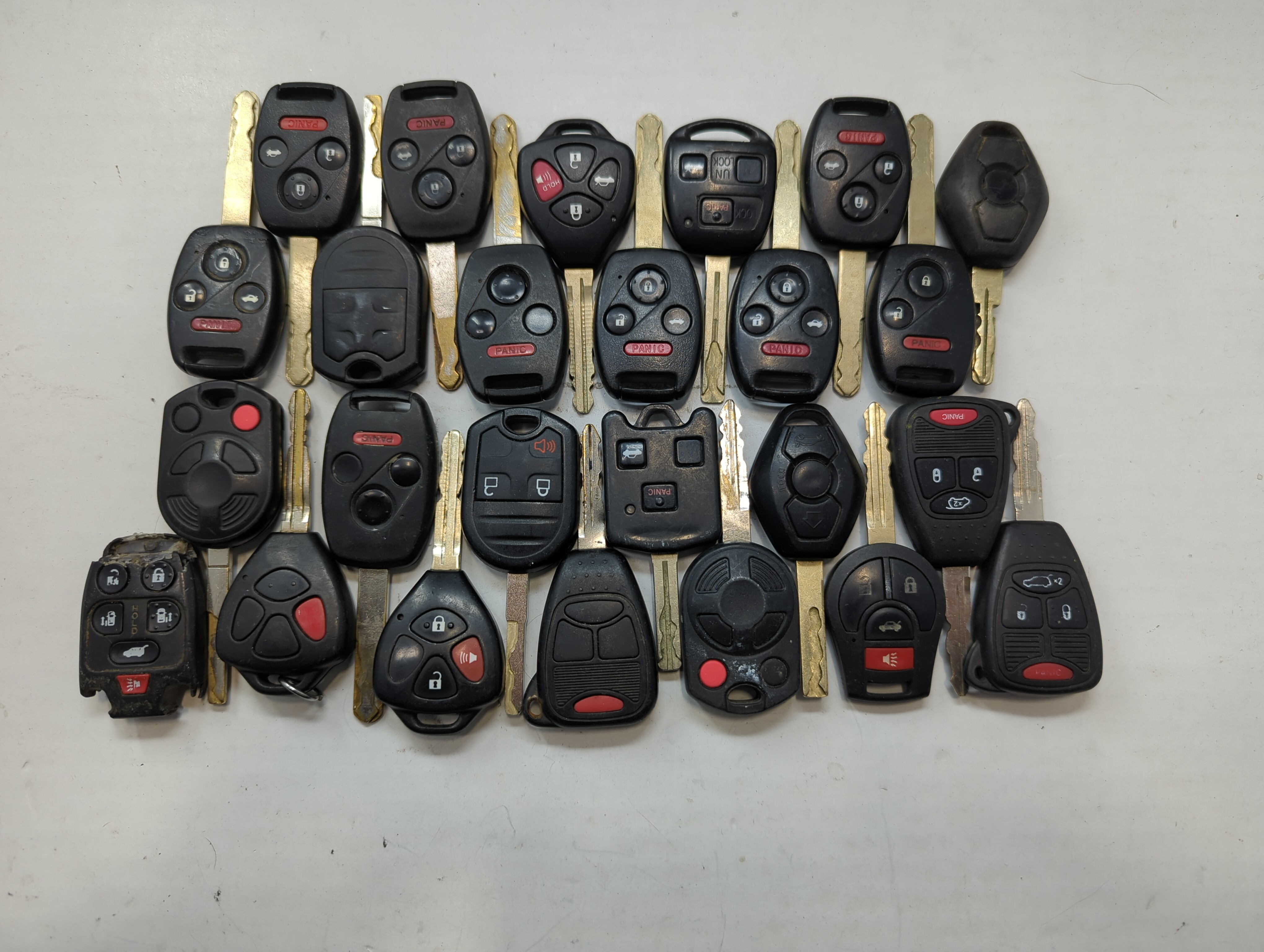 Lot of 25 Aftermarket Keyless Entry Remote Fob MIXED FCC IDS MIXED PART 774724 - Oemusedautoparts1.com