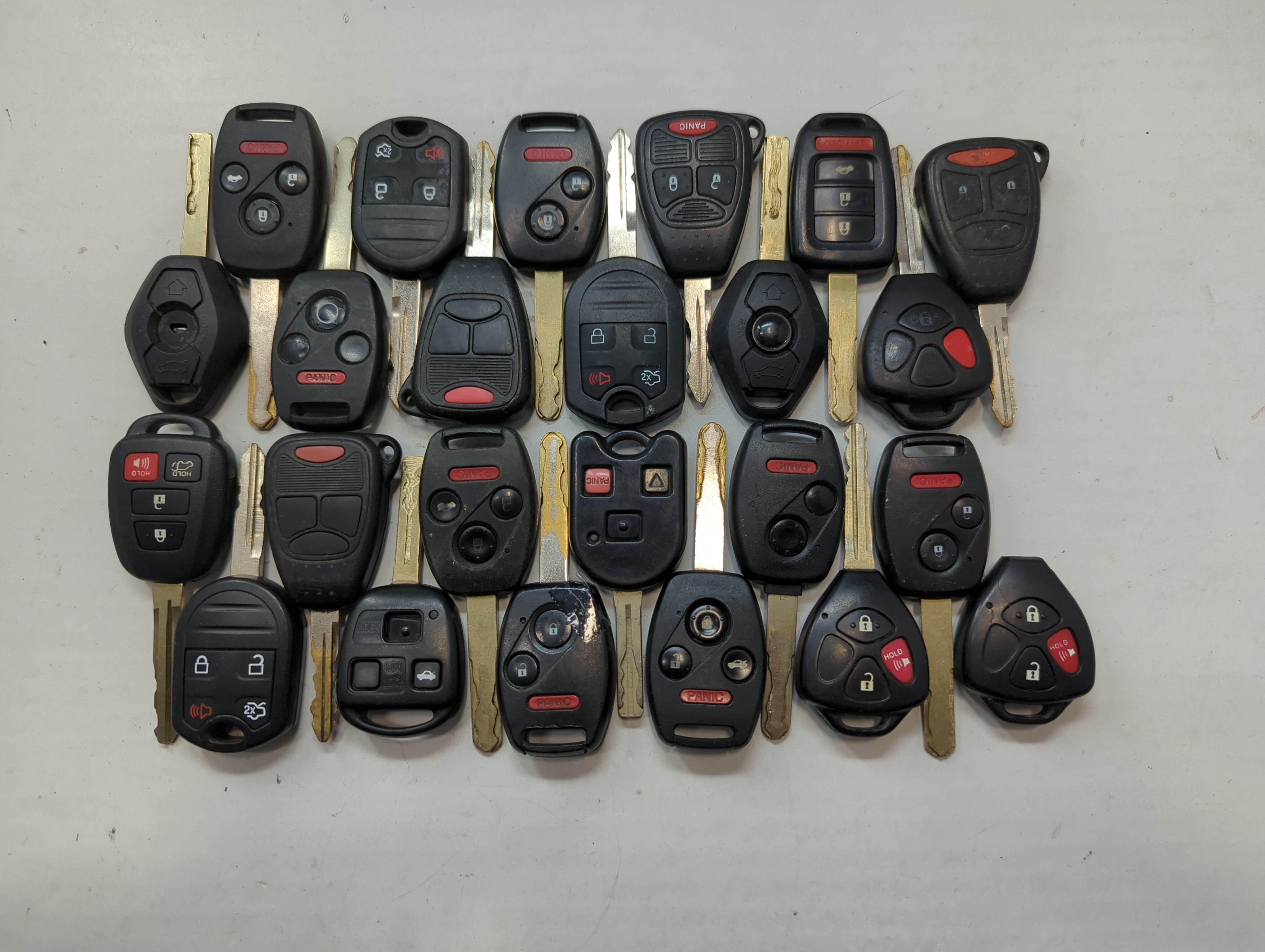 Lot of 24 Aftermarket Keyless Entry Remote Fob MIXED FCC IDS MIXED PART 774752 - Oemusedautoparts1.com