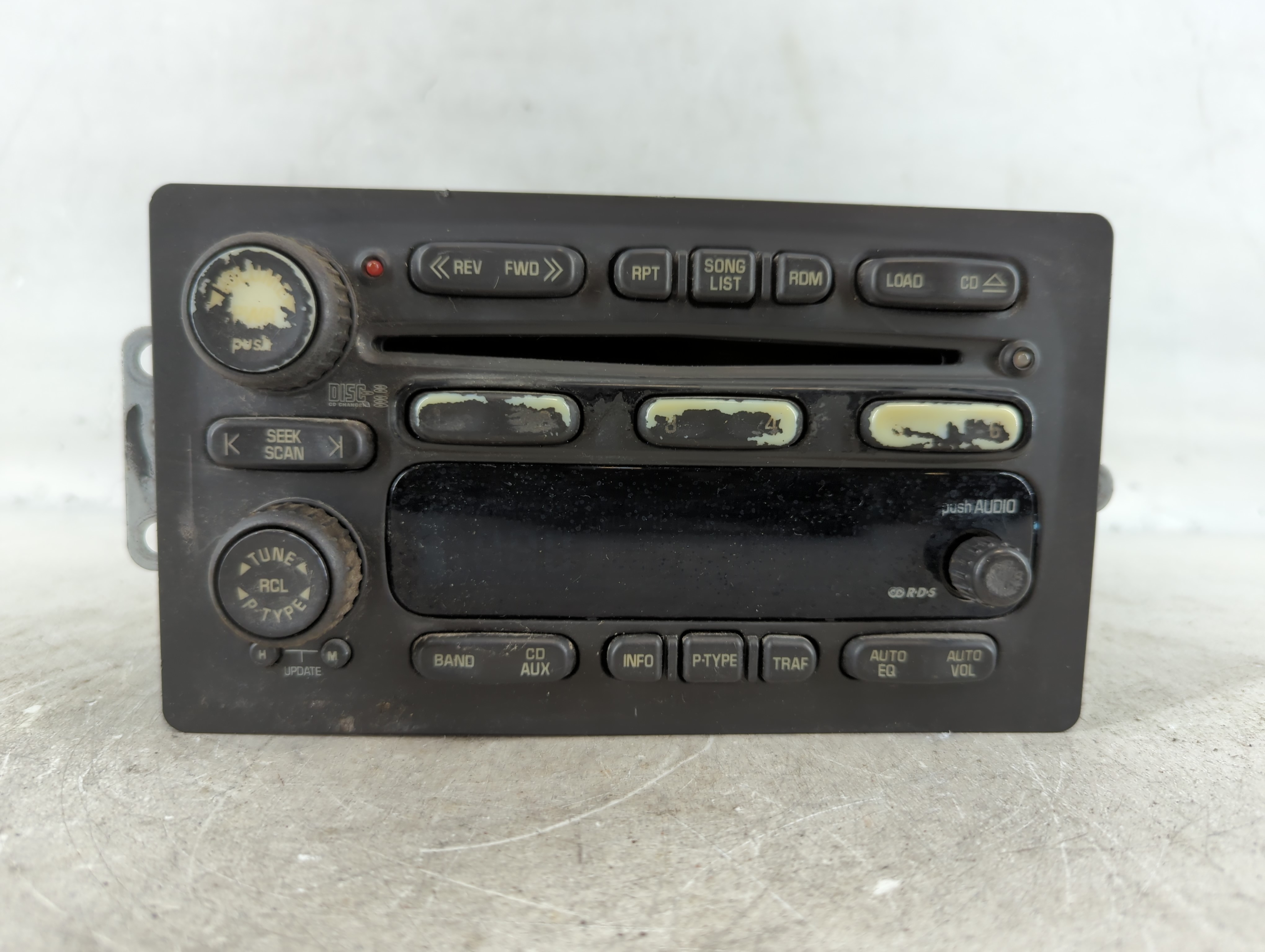 2004-2006 Chevrolet Colorado Am Fm Cd Player Radio Receiver 774762 - Oemusedautoparts1.com
