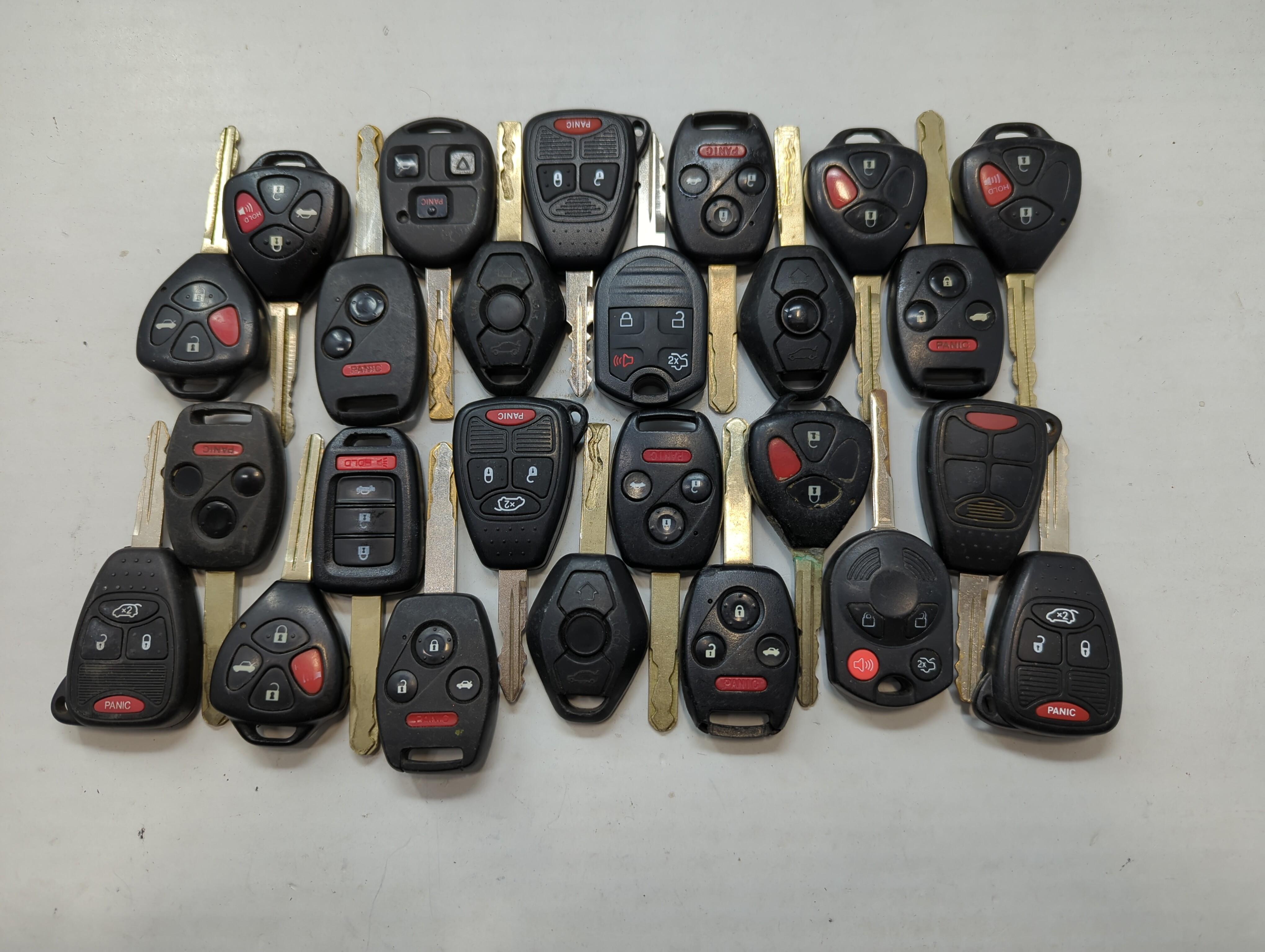 Lot of 25 Aftermarket Keyless Entry Remote Fob MIXED FCC IDS MIXED PART 774820 - Oemusedautoparts1.com