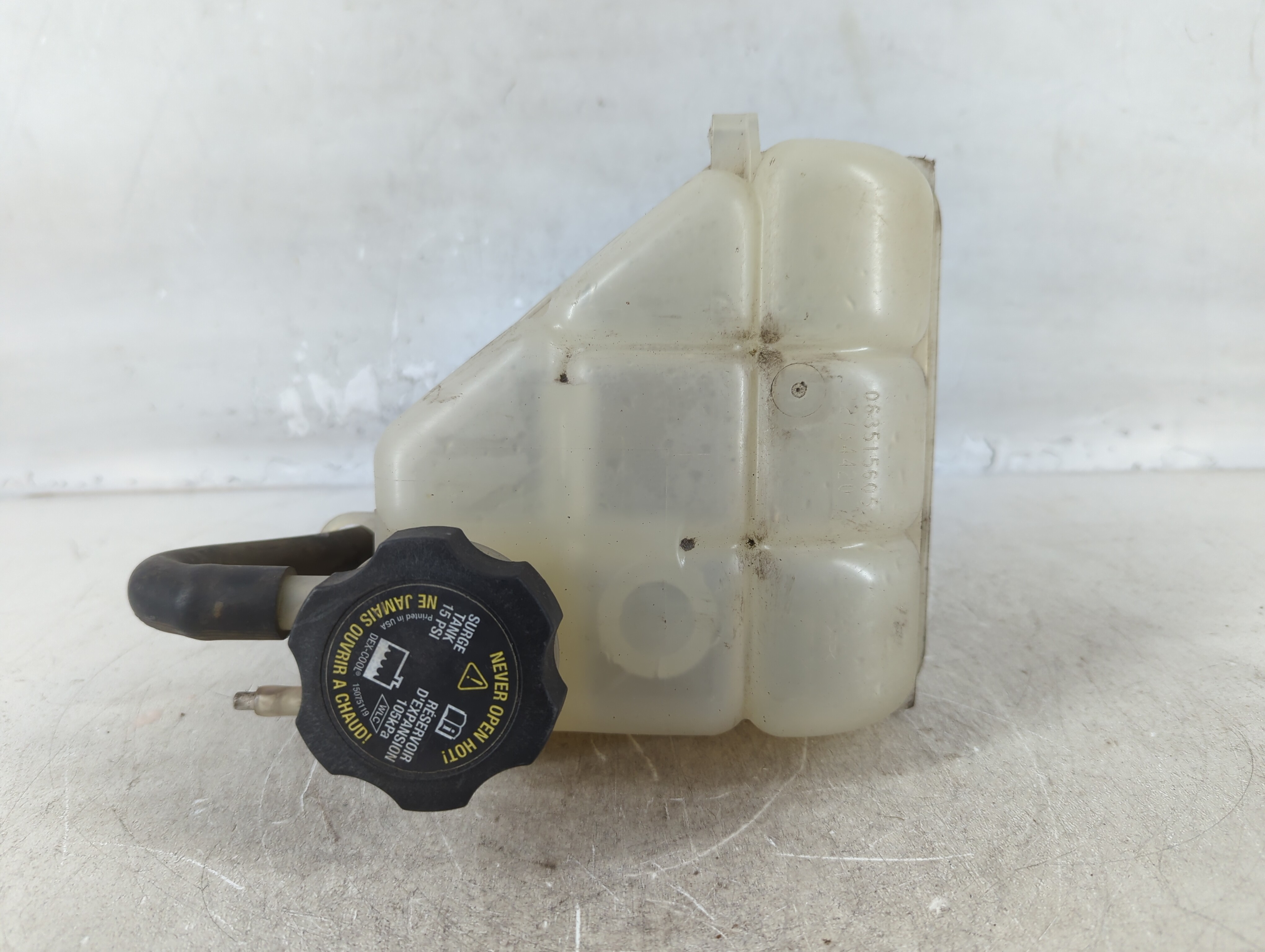 2003-2007 Saturn Ion Windshield Washer Fluid Reservoir Bottle Oem 774828 - Oemusedautoparts1.com