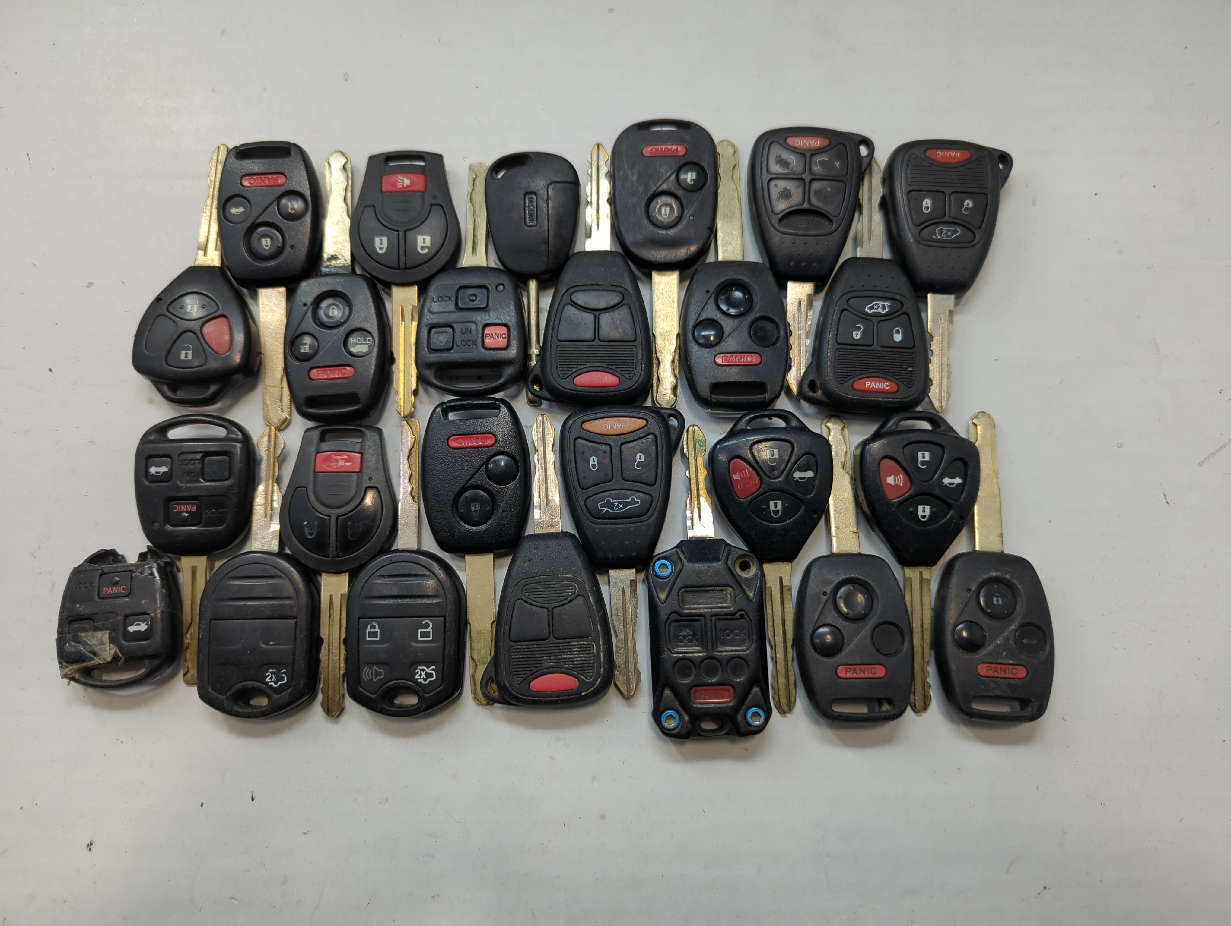 Lot of 25 Aftermarket Keyless Entry Remote Fob MIXED FCC IDS MIXED PART 774872 - Oemusedautoparts1.com