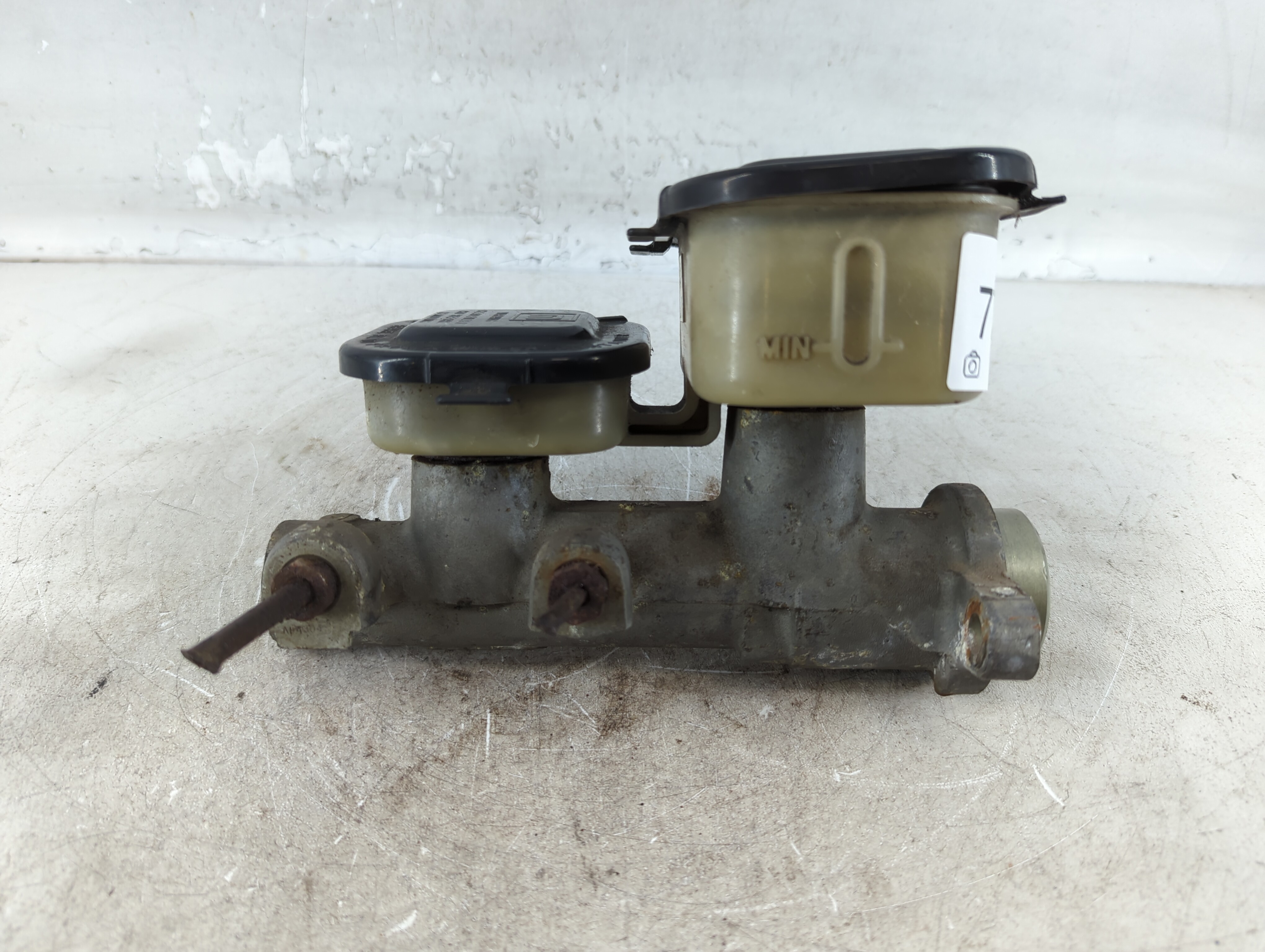 Picture of 1981 Chevrolet Camaro Brake Master Cylinder 774881