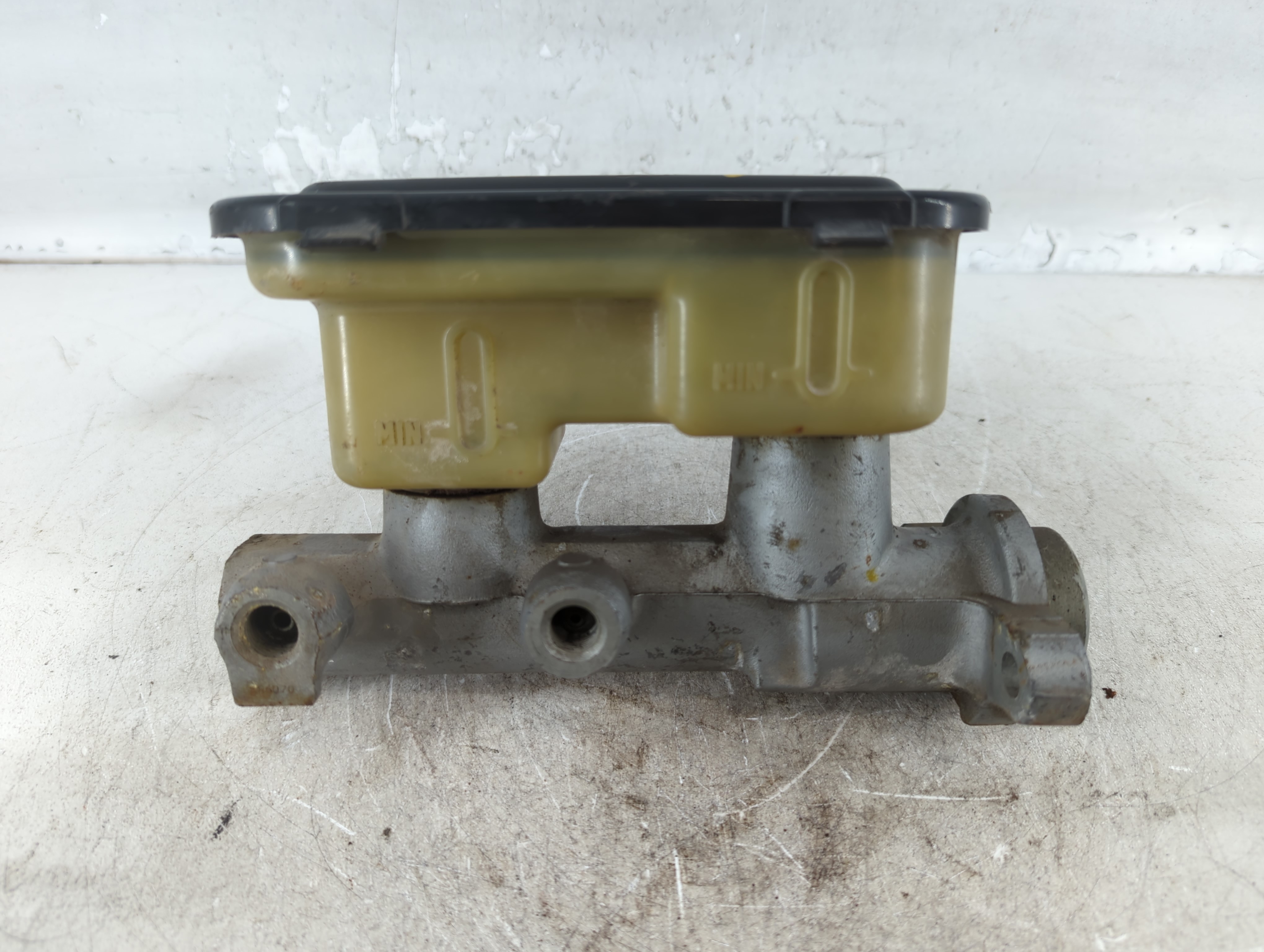 1995-1997 Chevrolet S10 Brake Master Cylinder 774882 - Oemusedautoparts1.com