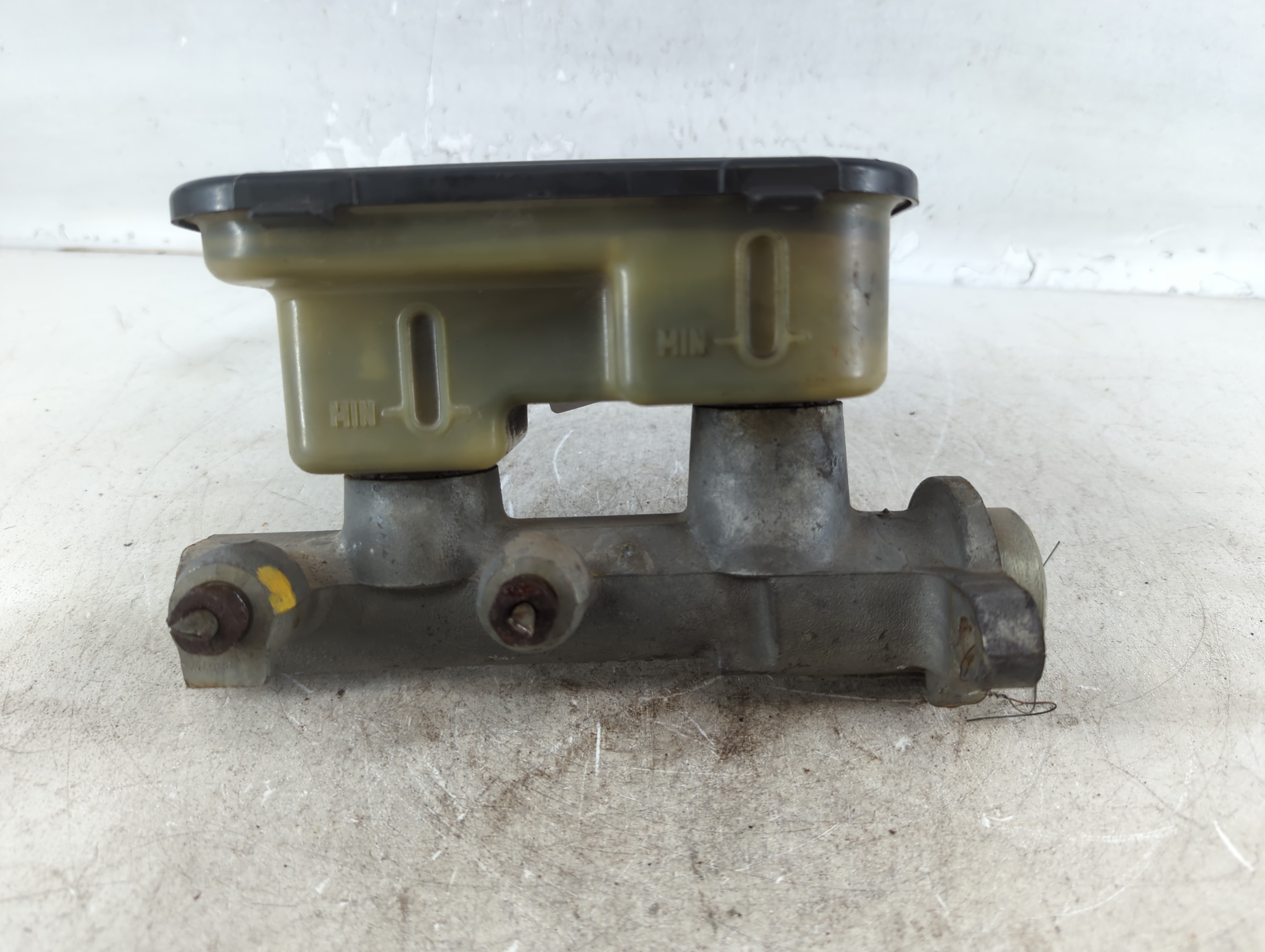 1995-1997 Chevrolet S10 Brake Master Cylinder 774887 - Oemusedautoparts1.com