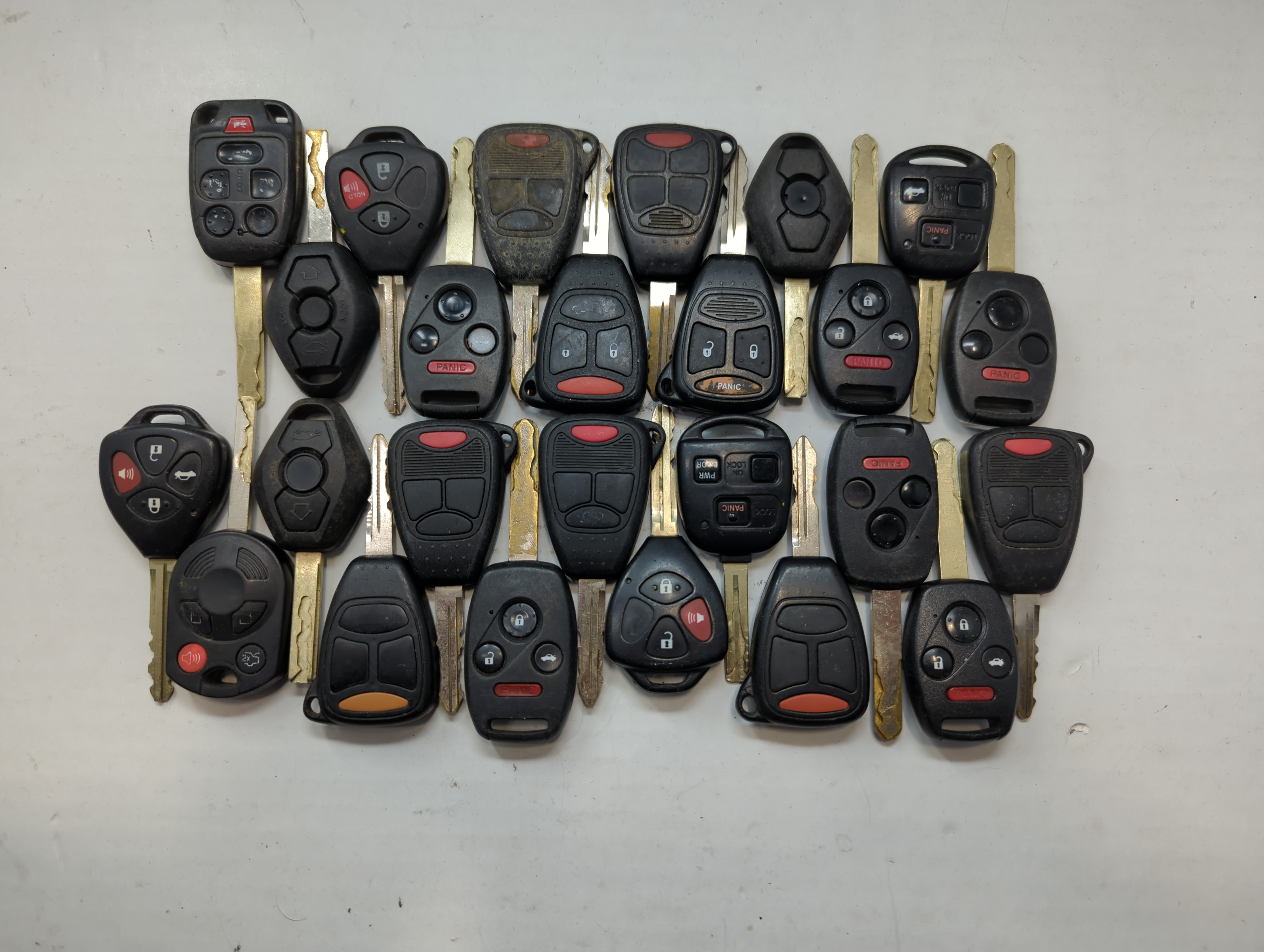 Lot of 25 Aftermarket Keyless Entry Remote Fob MIXED FCC IDS MIXED PART 774901 - Oemusedautoparts1.com