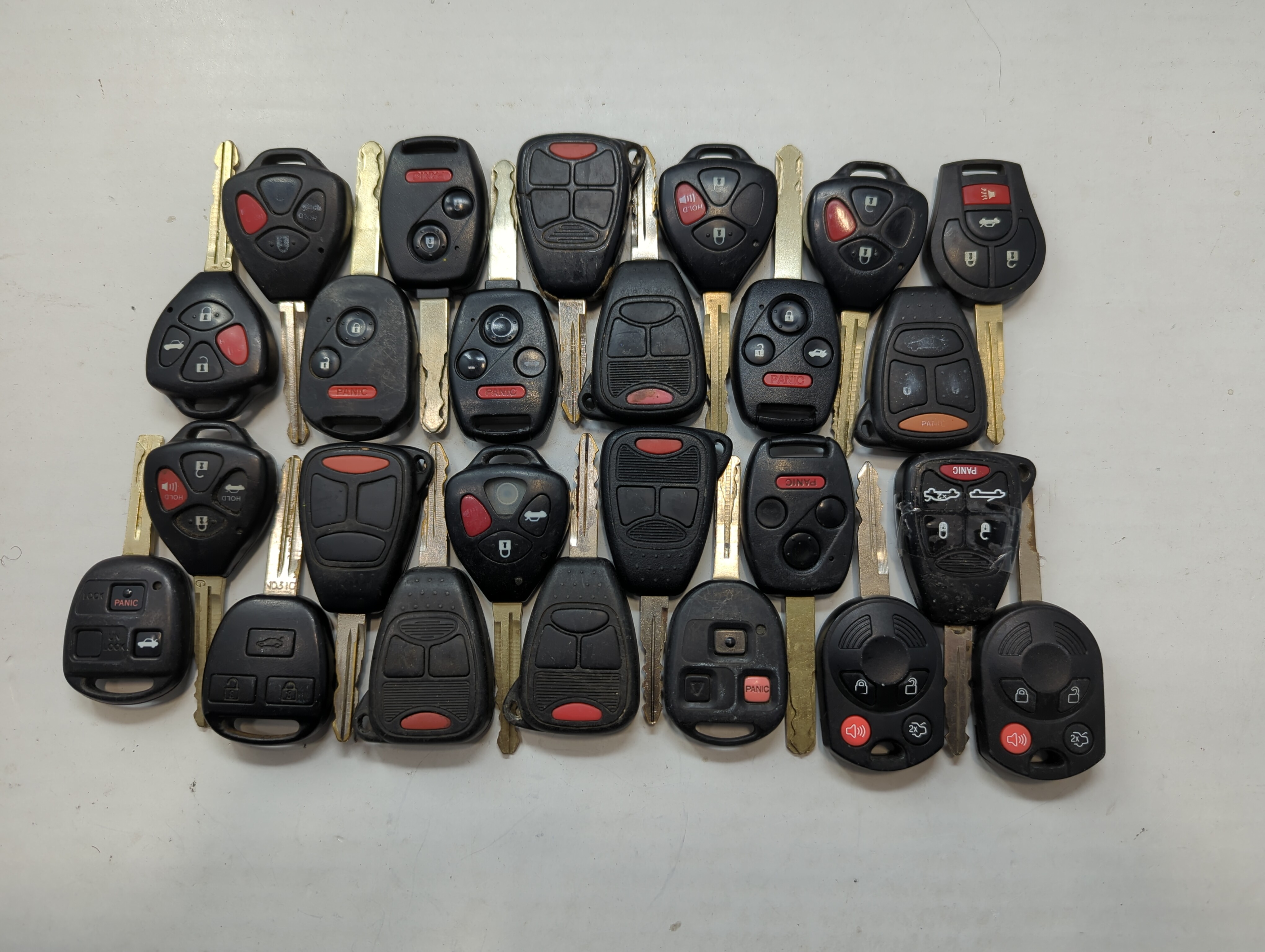 Lot of 25 Aftermarket Keyless Entry Remote Fob MIXED FCC IDS MIXED PART 774902 - Oemusedautoparts1.com