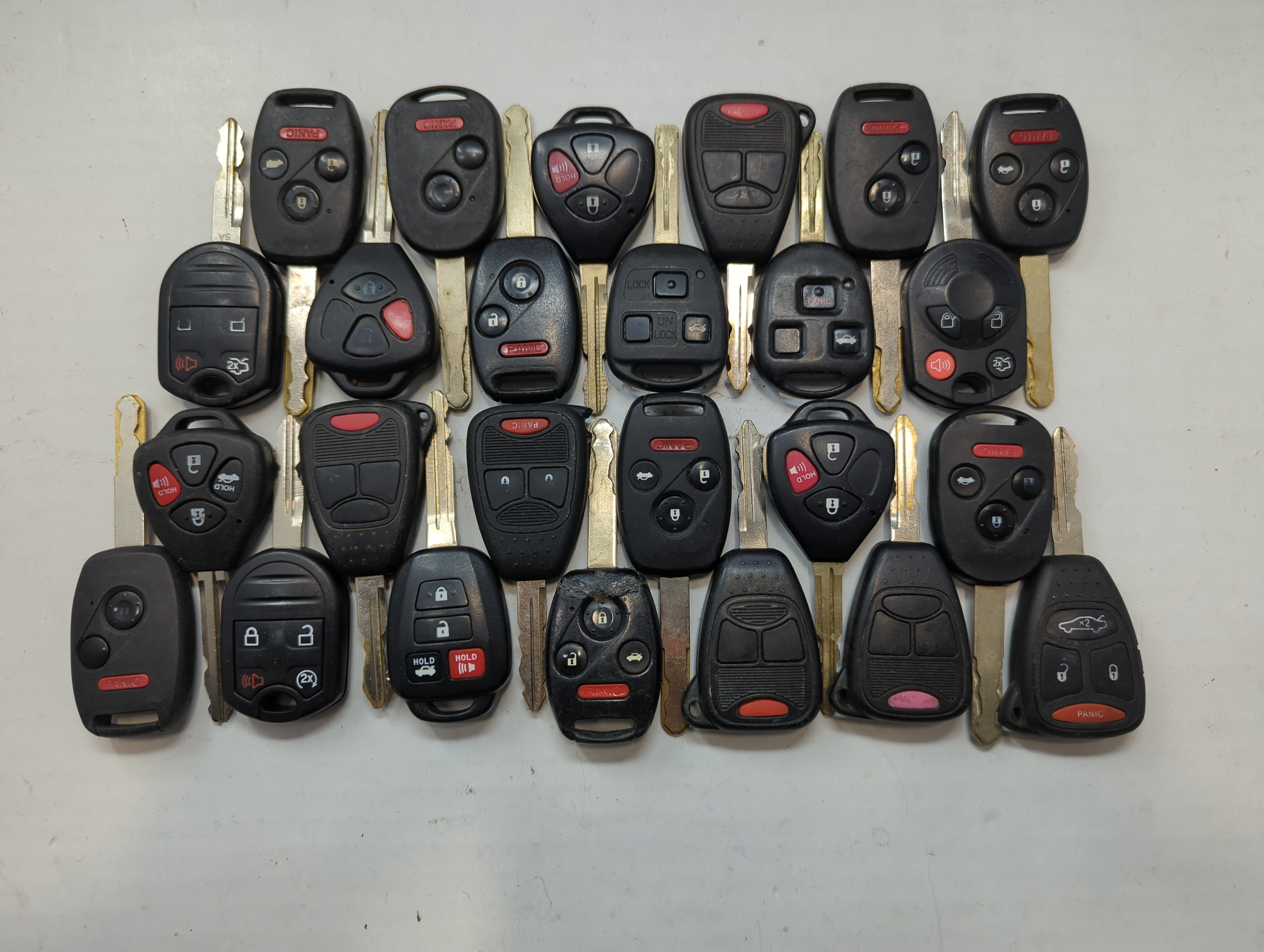 Lot of 25 Aftermarket Keyless Entry Remote Fob MIXED FCC IDS MIXED PART 774903 - Oemusedautoparts1.com