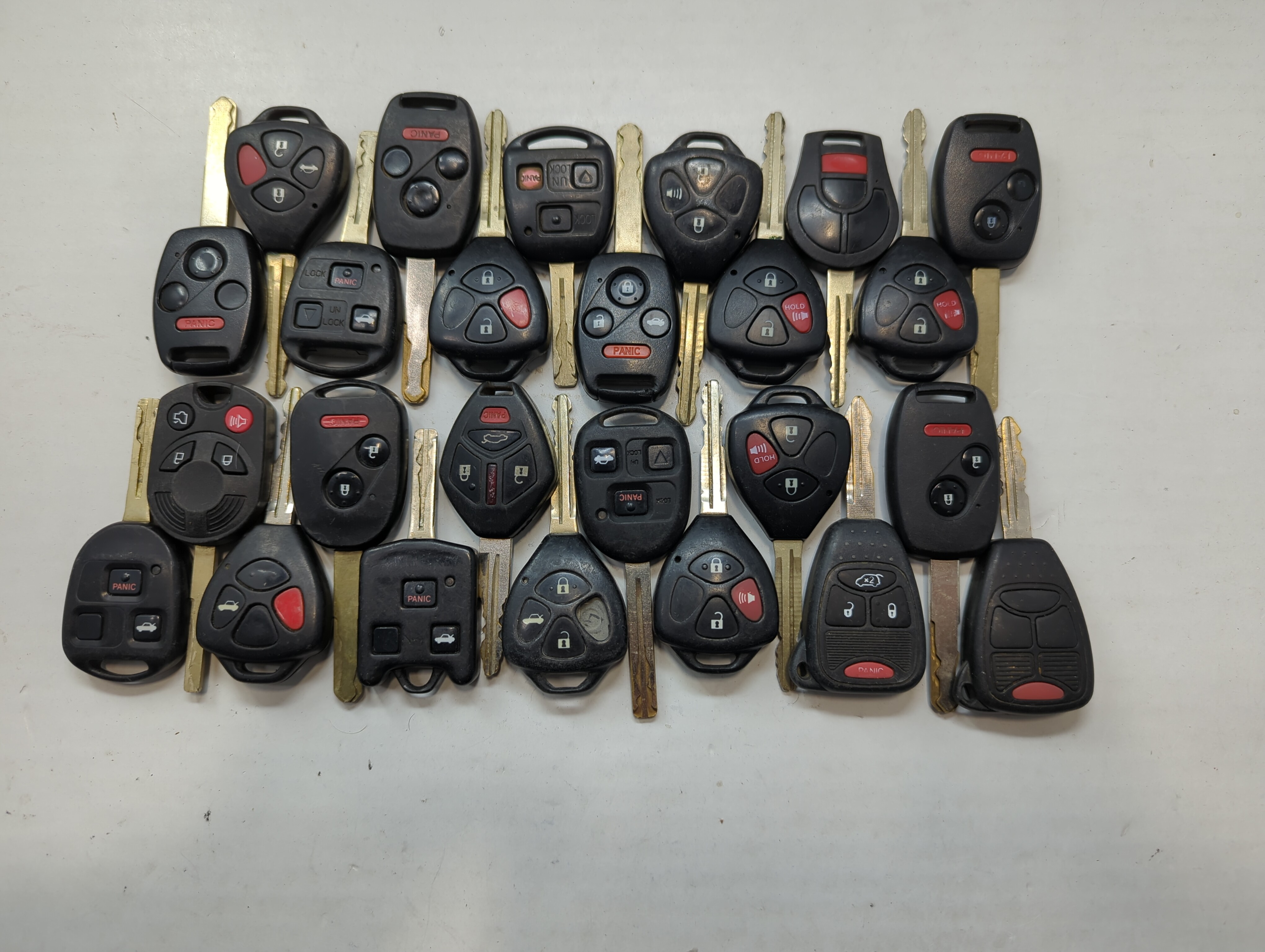 Lot of 25 Aftermarket Keyless Entry Remote Fob MIXED FCC IDS MIXED PART 774904 - Oemusedautoparts1.com