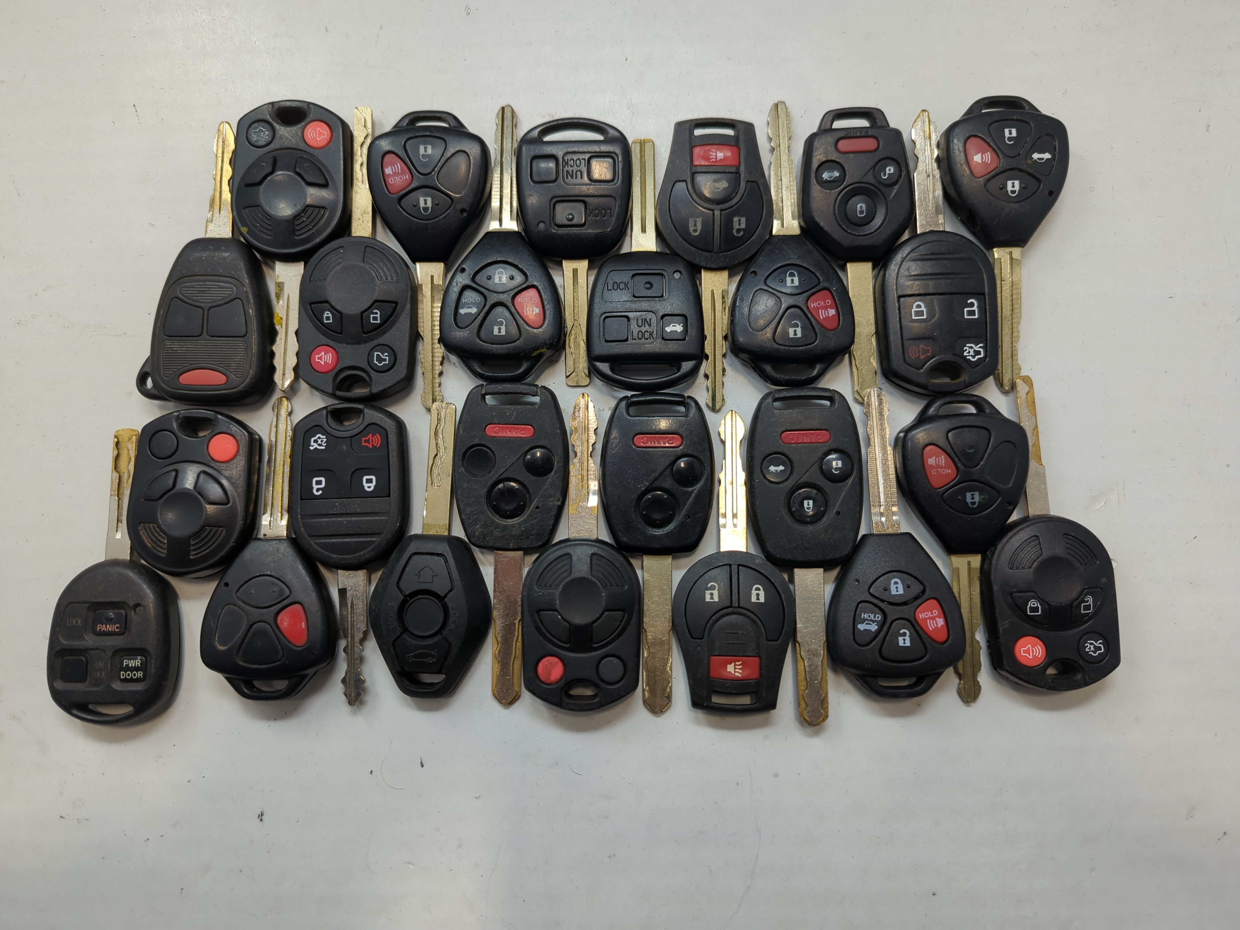 Lot of 25 Aftermarket Keyless Entry Remote Fob MIXED FCC IDS MIXED PART 774927 - Oemusedautoparts1.com