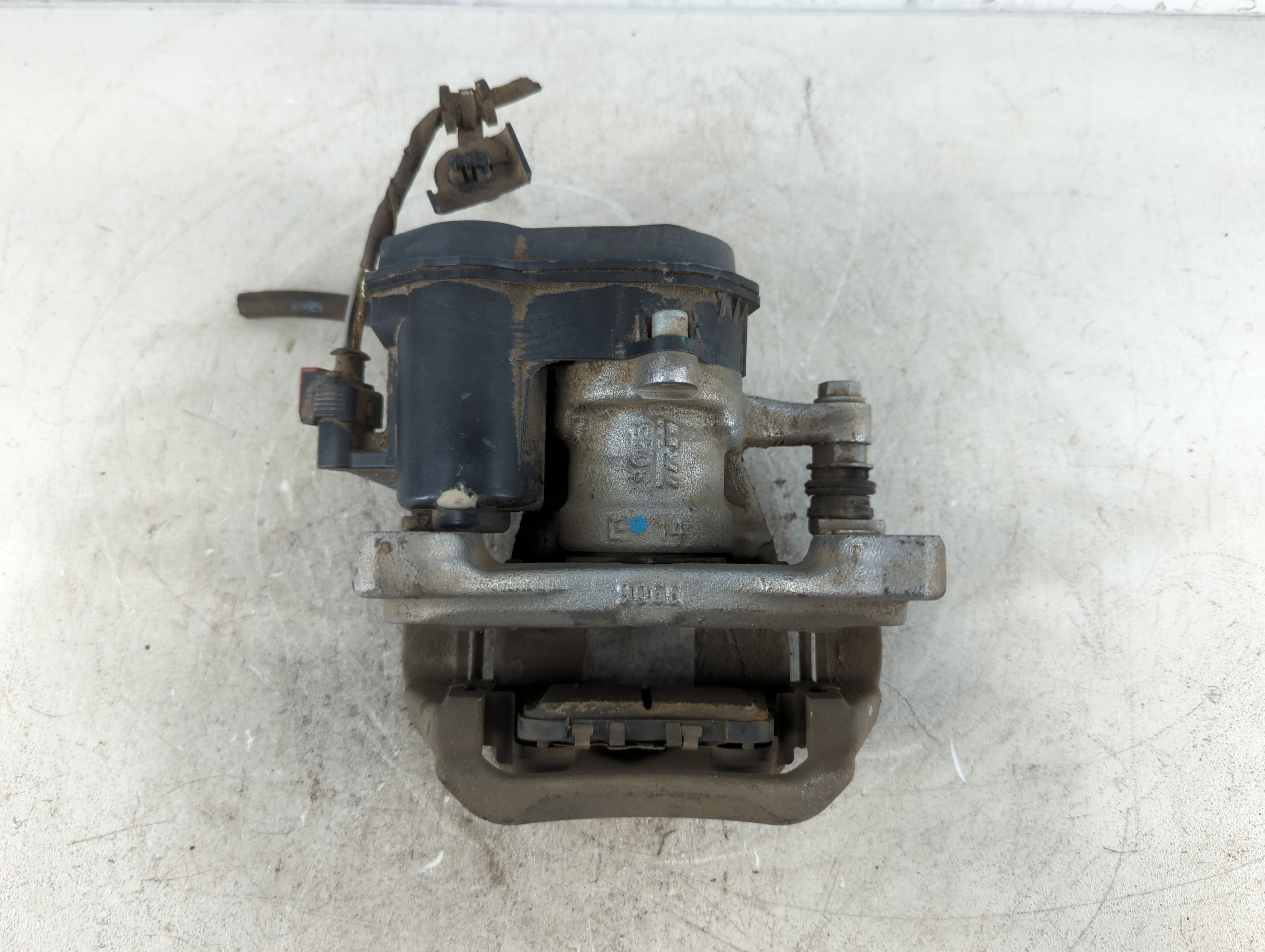 Picture of 2018-2022 Chevrolet Equinox Front Driver Left Brake Caliper 775155