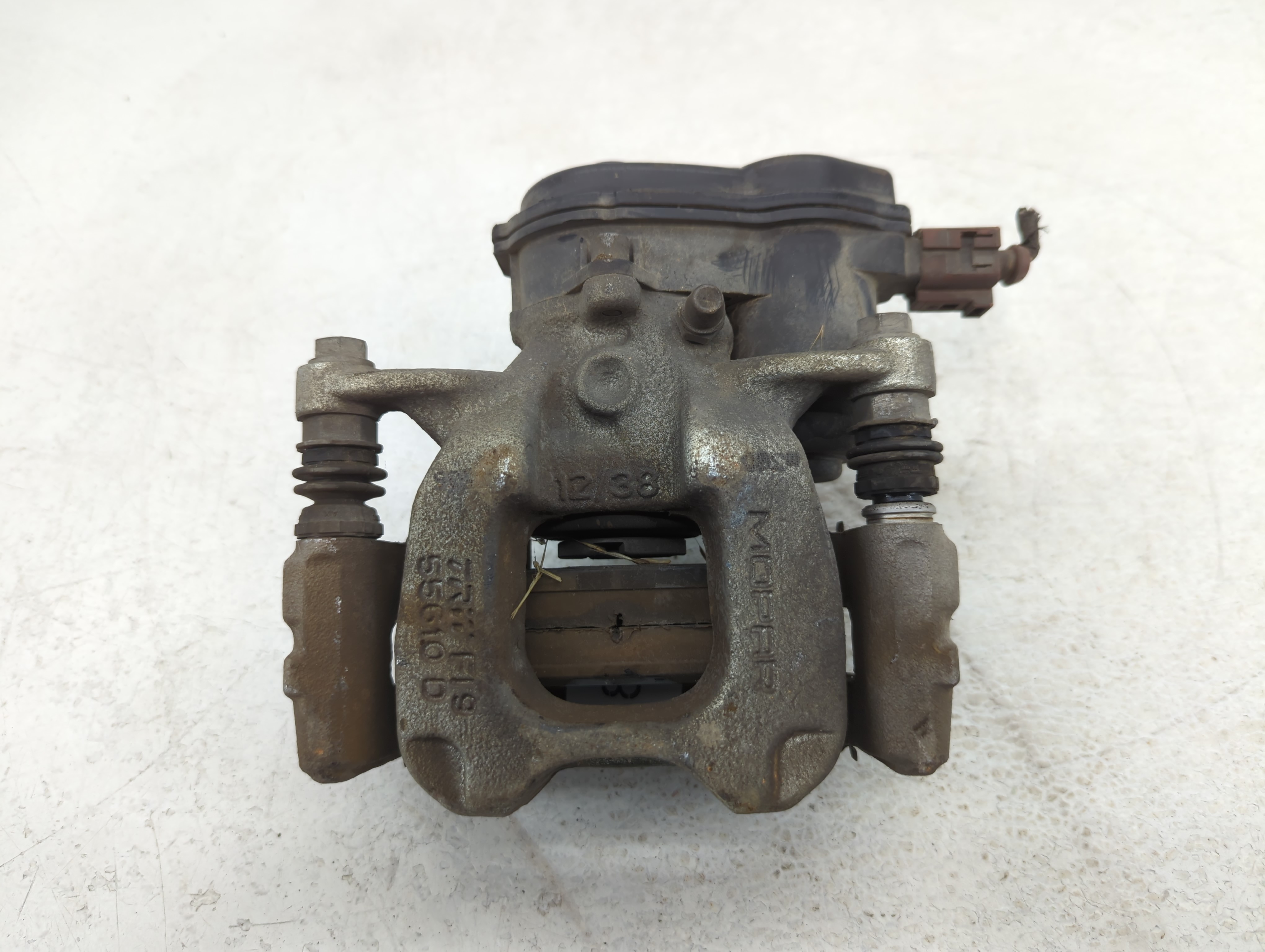 2013-2019 Ford Taurus Front Driver Left Brake Caliper 775389 - Oemusedautoparts1.com