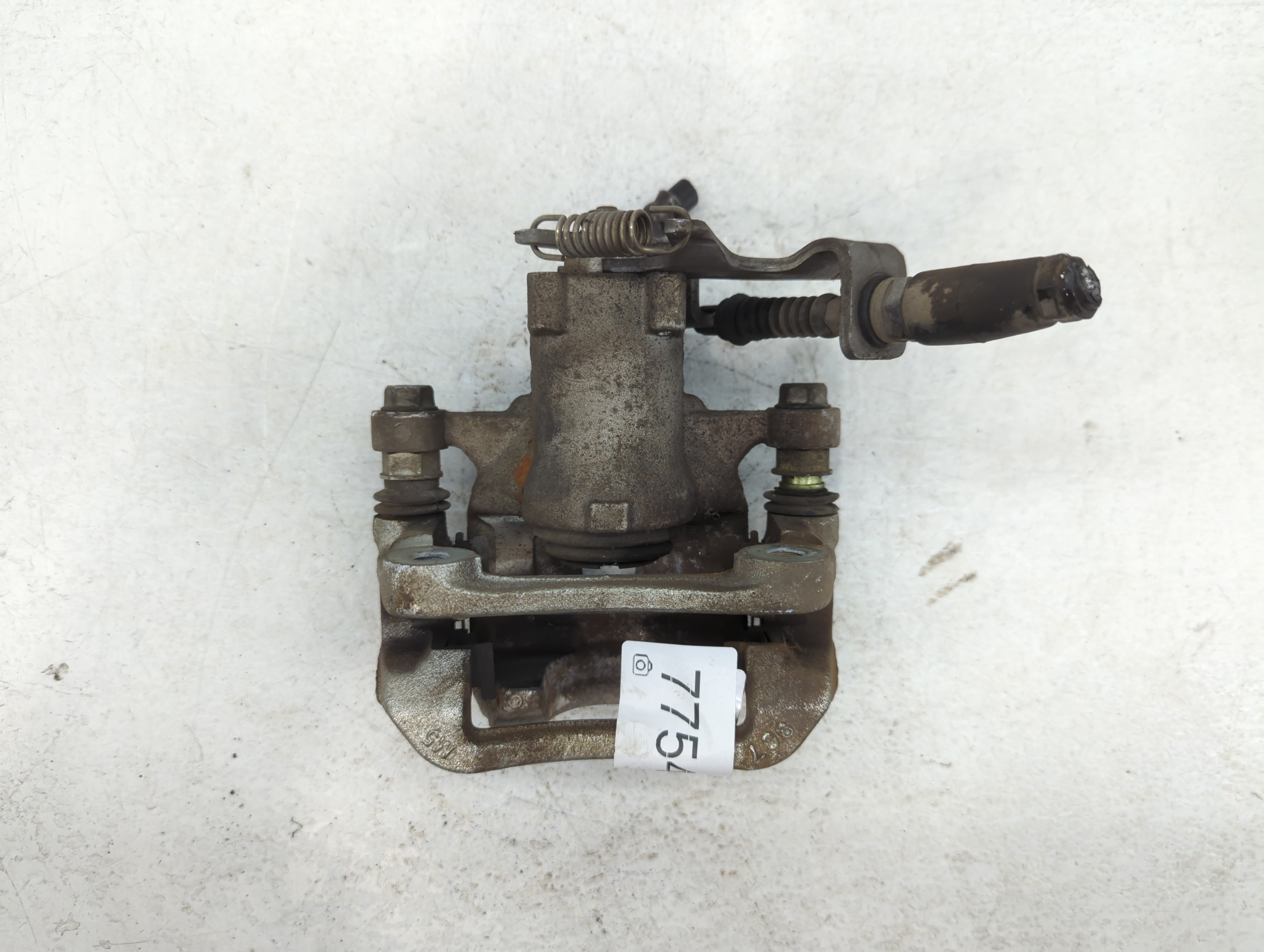 2013-2016 Hyundai Veloster Front Driver Left Brake Caliper 775452 - Oemusedautoparts1.com
