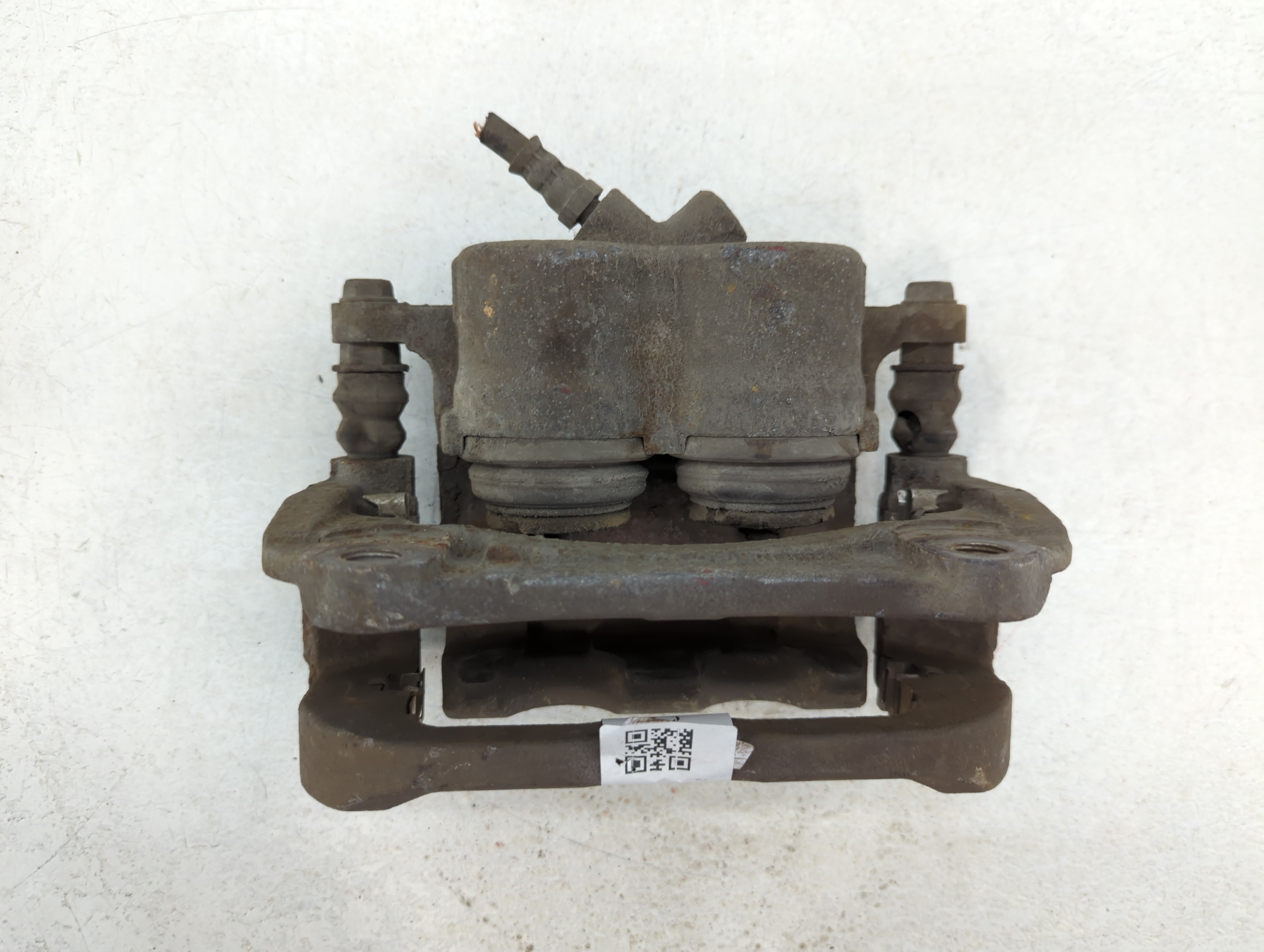 Picture of 2014-2022 Jeep Cherokee Front Driver Left Brake Caliper 775501