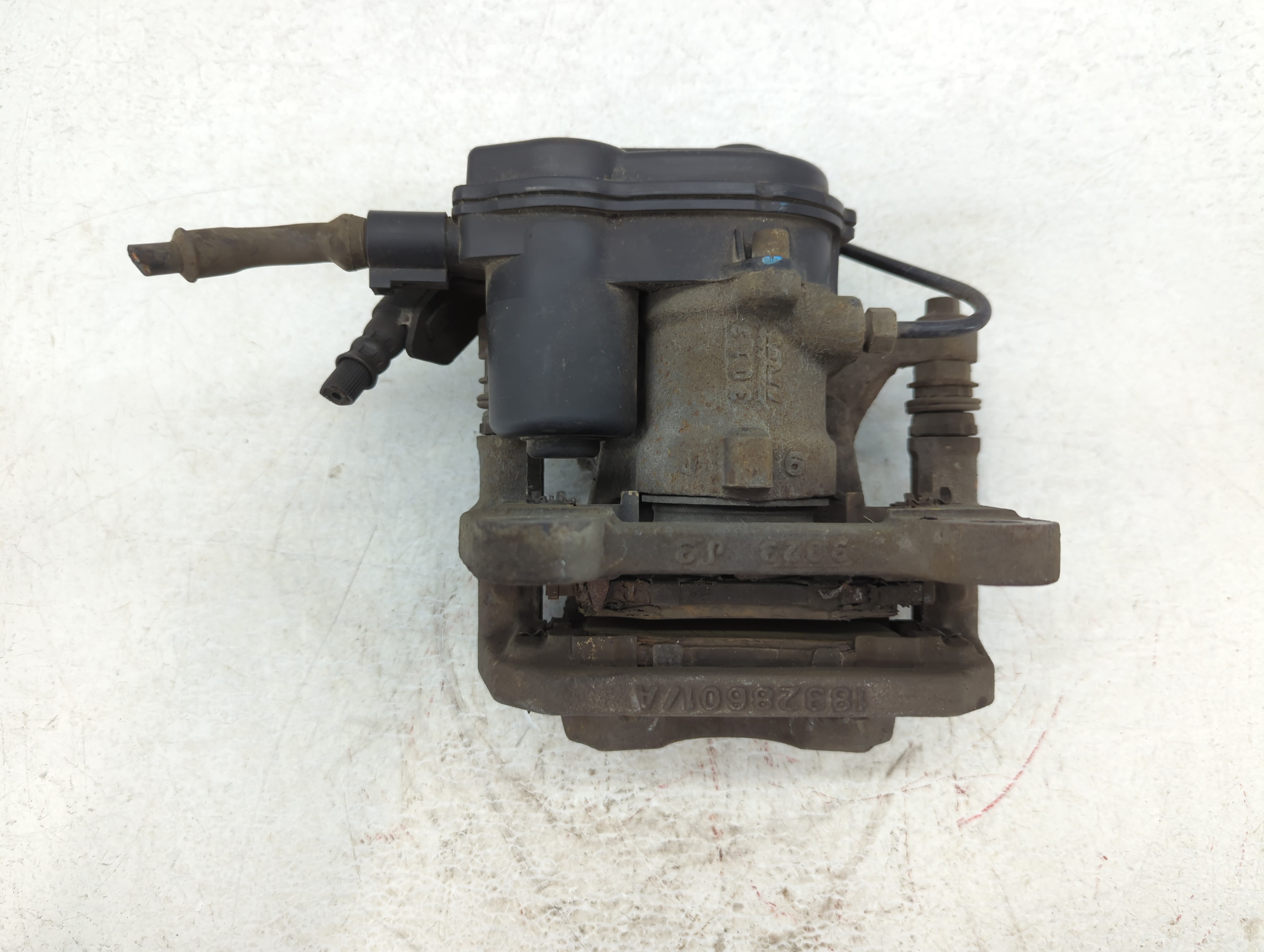 Picture of 2014-2020 Jeep Cherokee Rear Driver Left Brake Caliper 775594