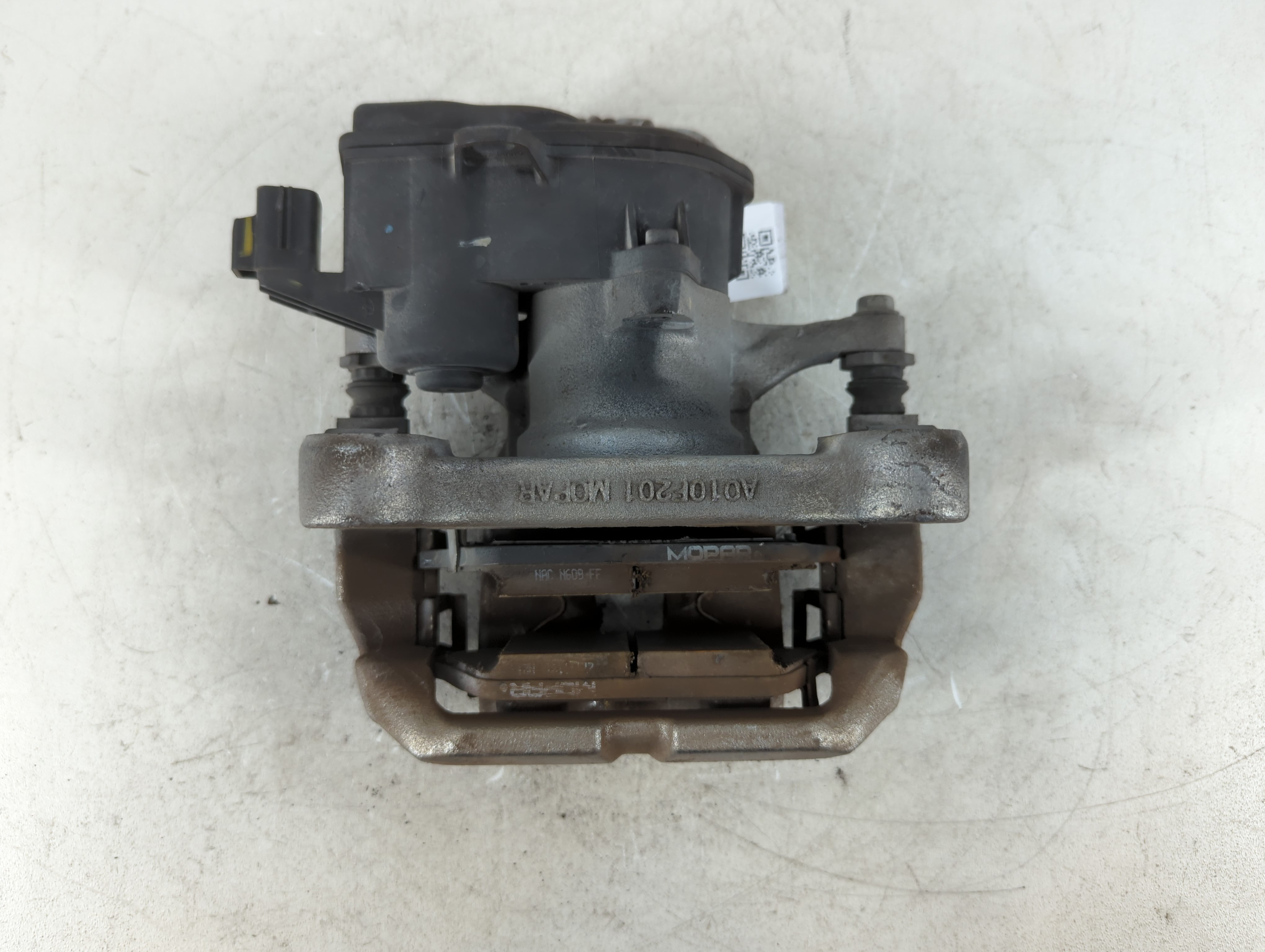 2022-2022 Jeep Grand Wagoneer Front Driver Left Brake Caliper 775637 - Oemusedautoparts1.com