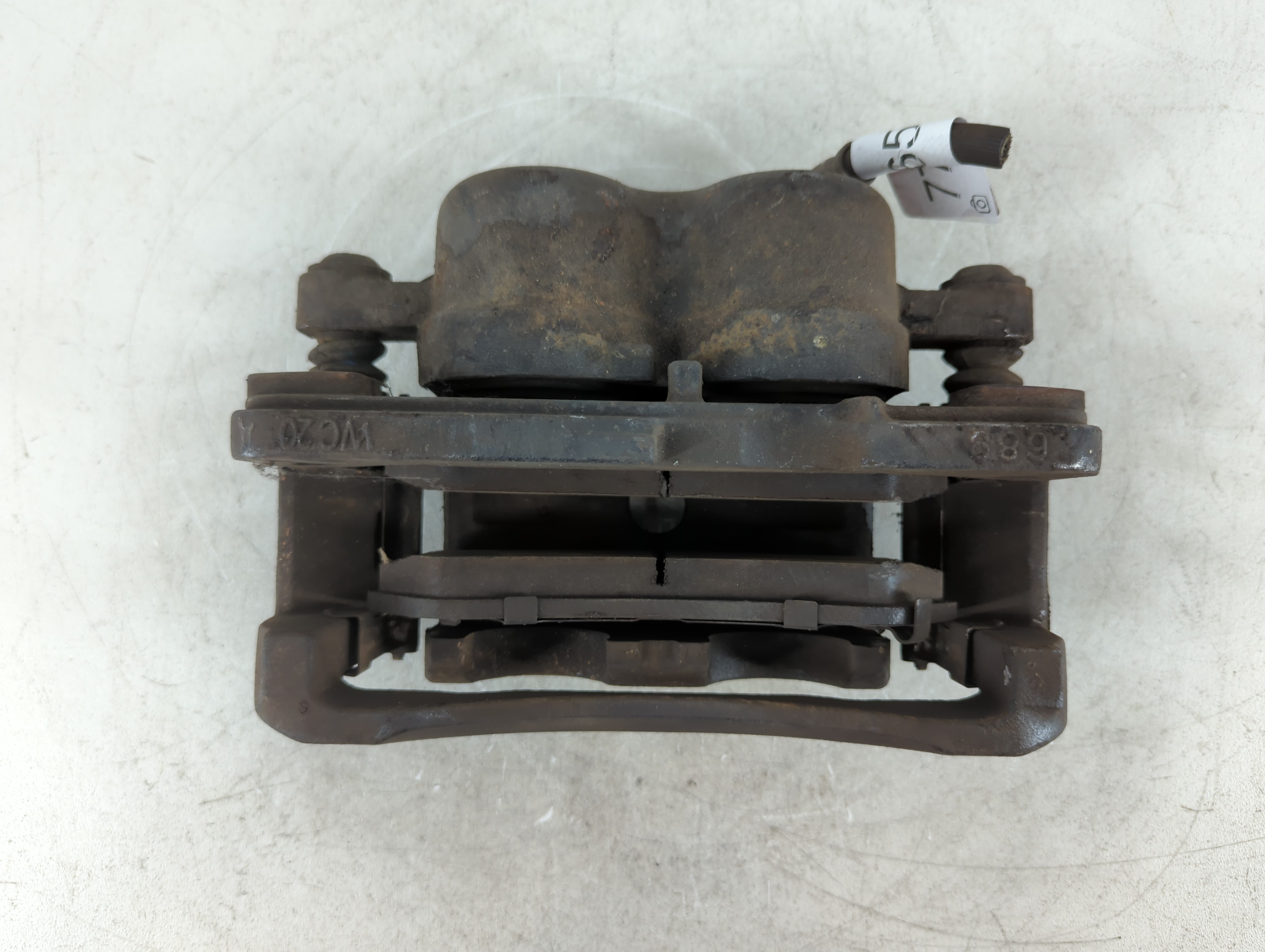 Picture of 2000-2006 Gmc Yukon Xl 1500 Front Driver Left Brake Caliper 775654