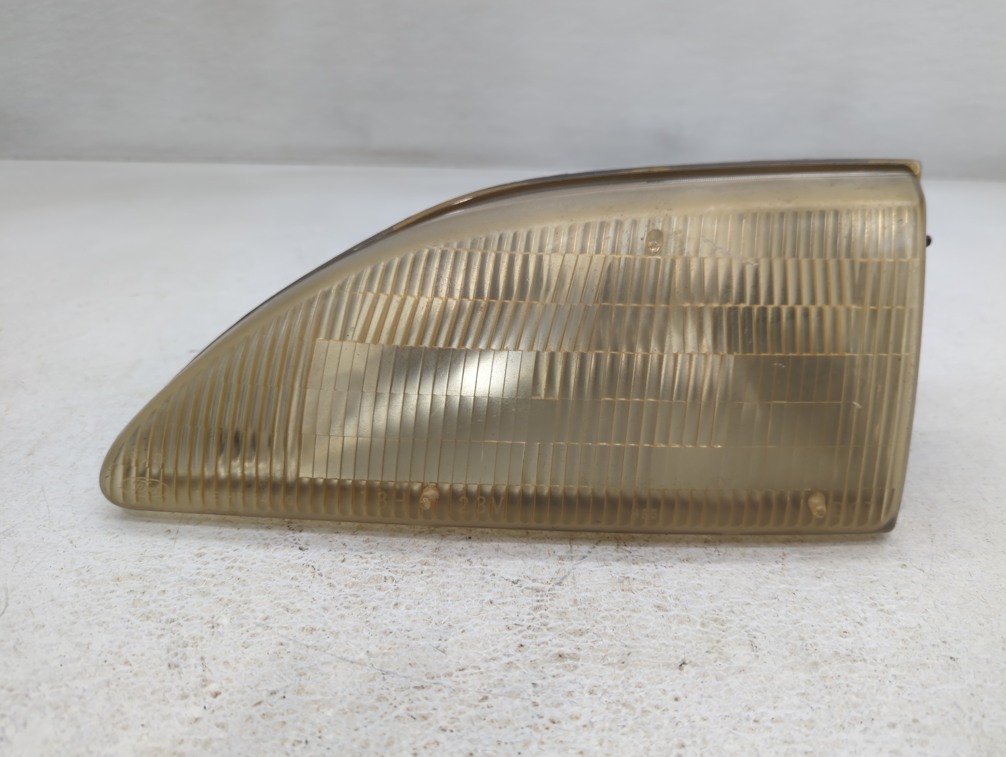 1994-1998 Ford Mustang Driver Left Oem Head Light Headlight Lamp 775708 - Oemusedautoparts1.com