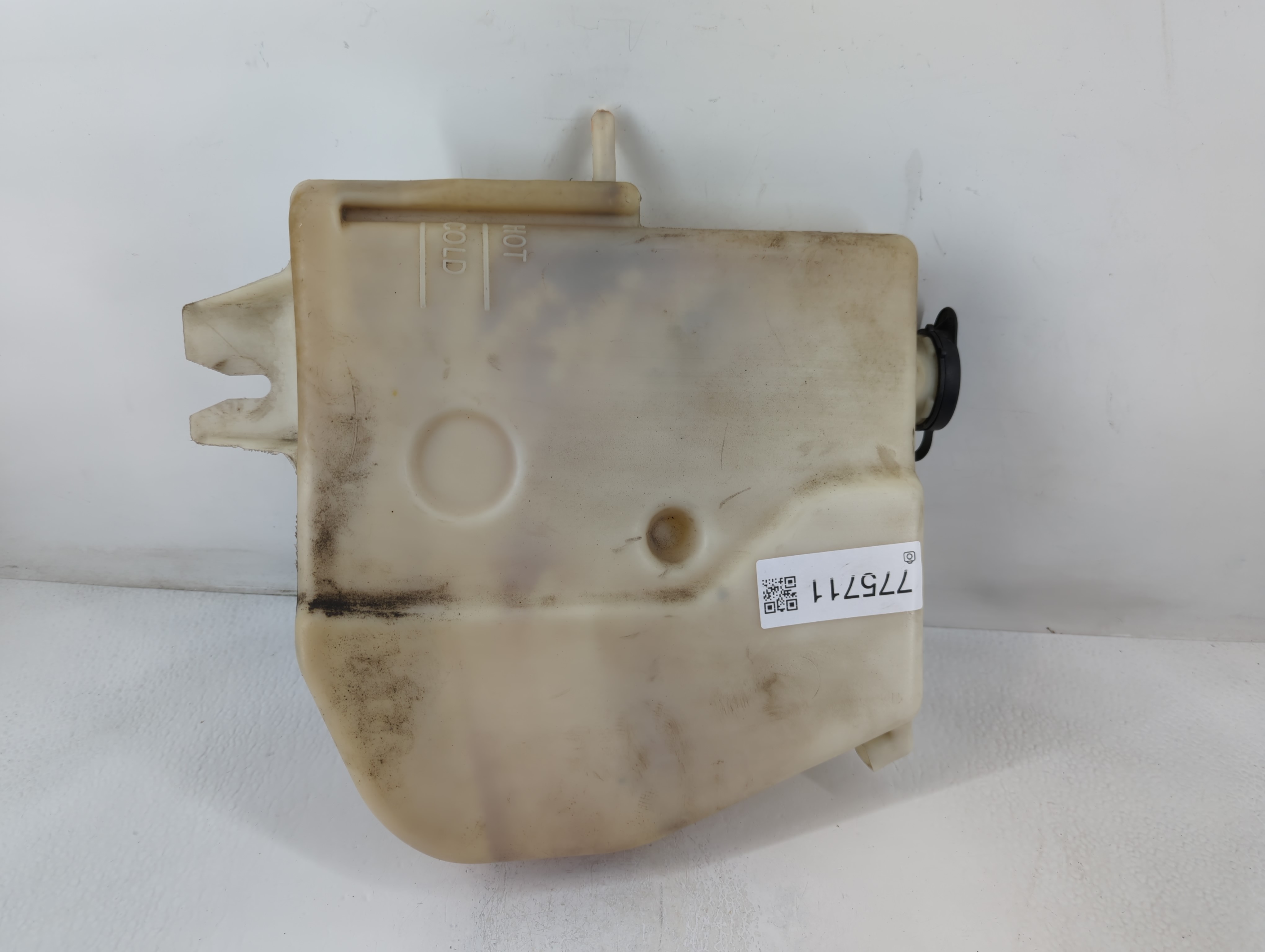 2000 Pontiac Grand Prix Radiator Coolant Overflow Expansion Tank Bottle 775711 - Oemusedautoparts1.com