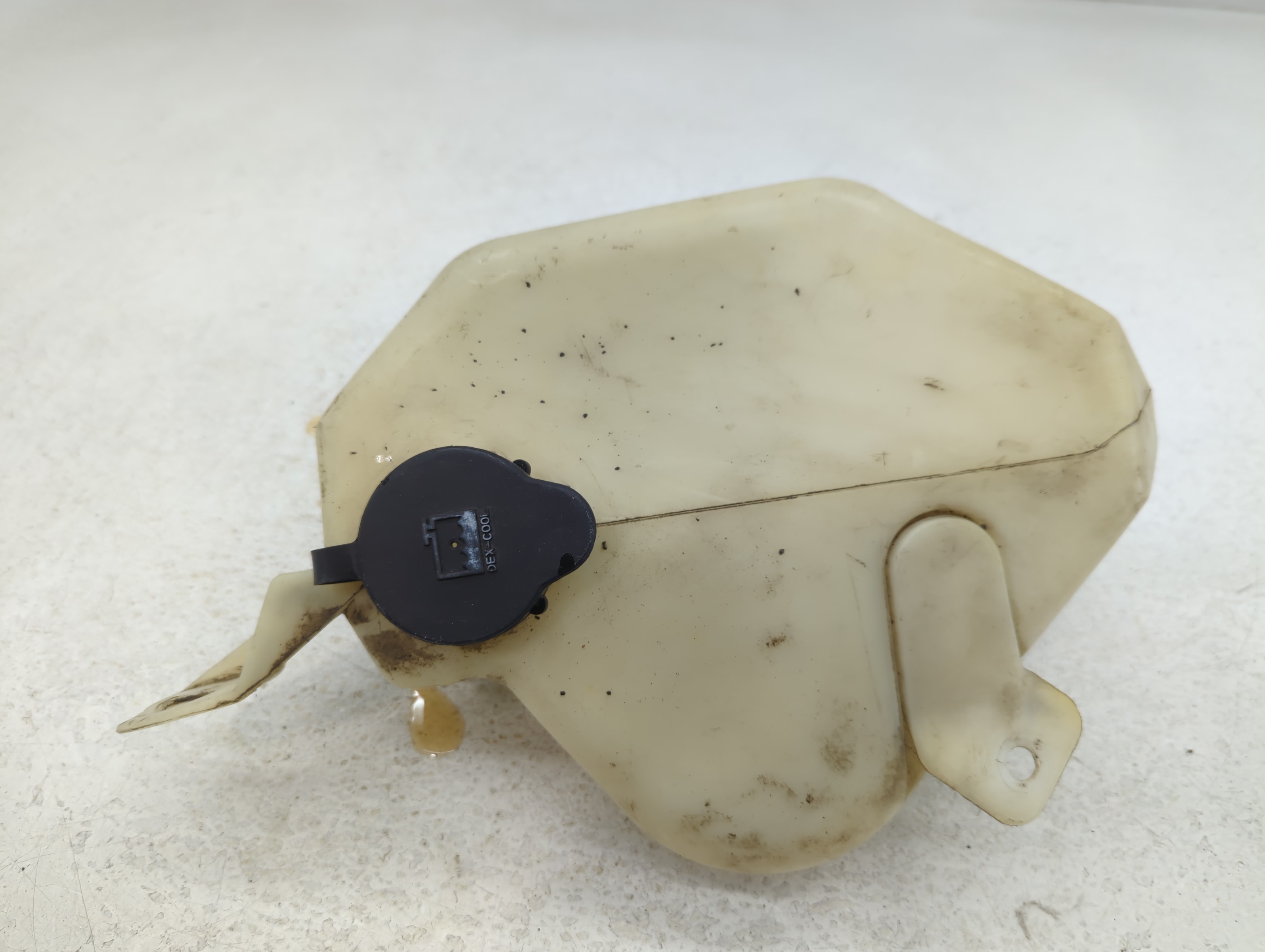 2006-2011 Buick Lucerne Radiator Coolant Overflow Expansion Tank Bottle 775751 - Oemusedautoparts1.com