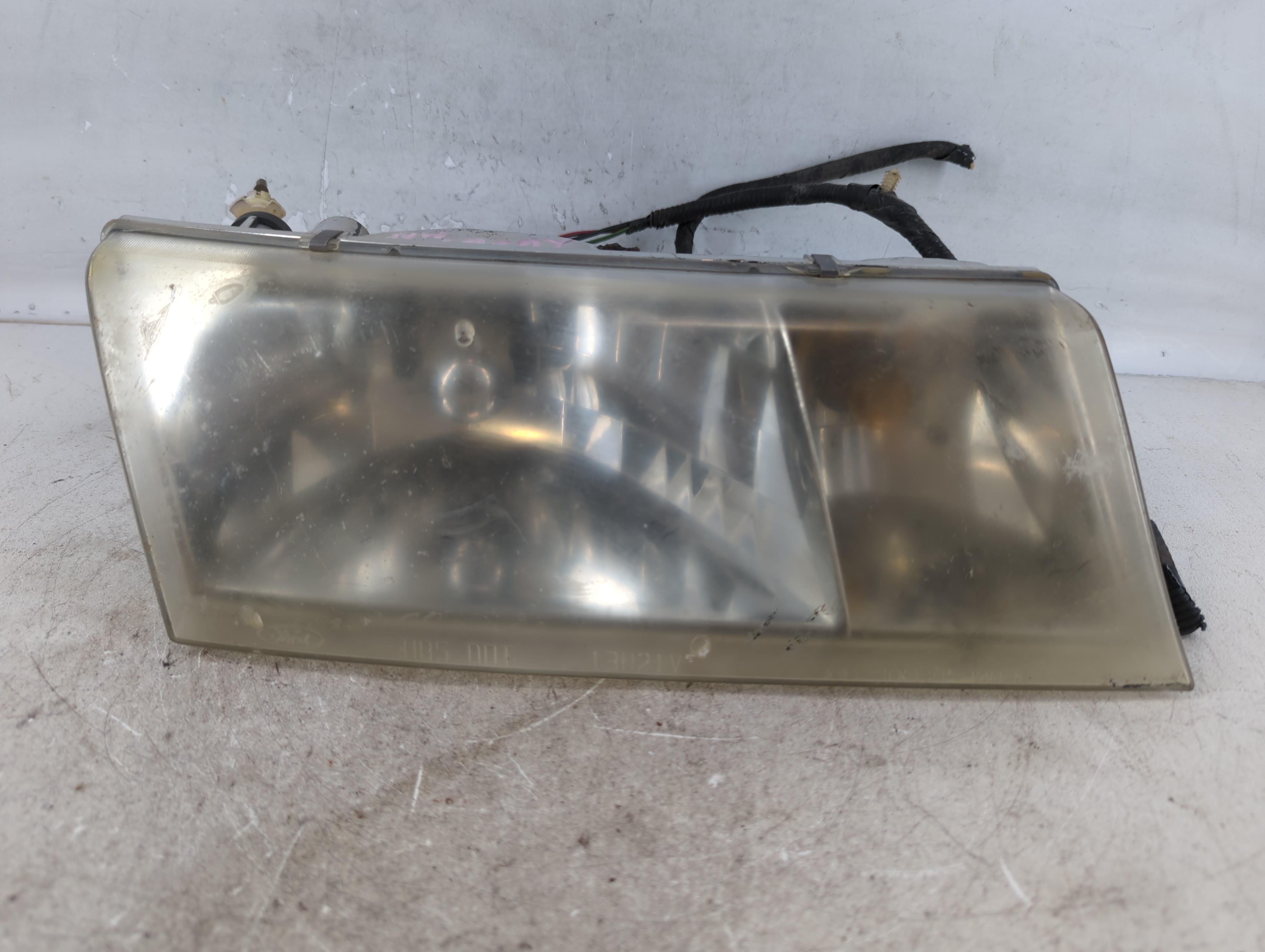 2016 Mercury Grand Marquis Passenger Right Oem Head Light Headlight Lamp 775759 - Oemusedautoparts1.com