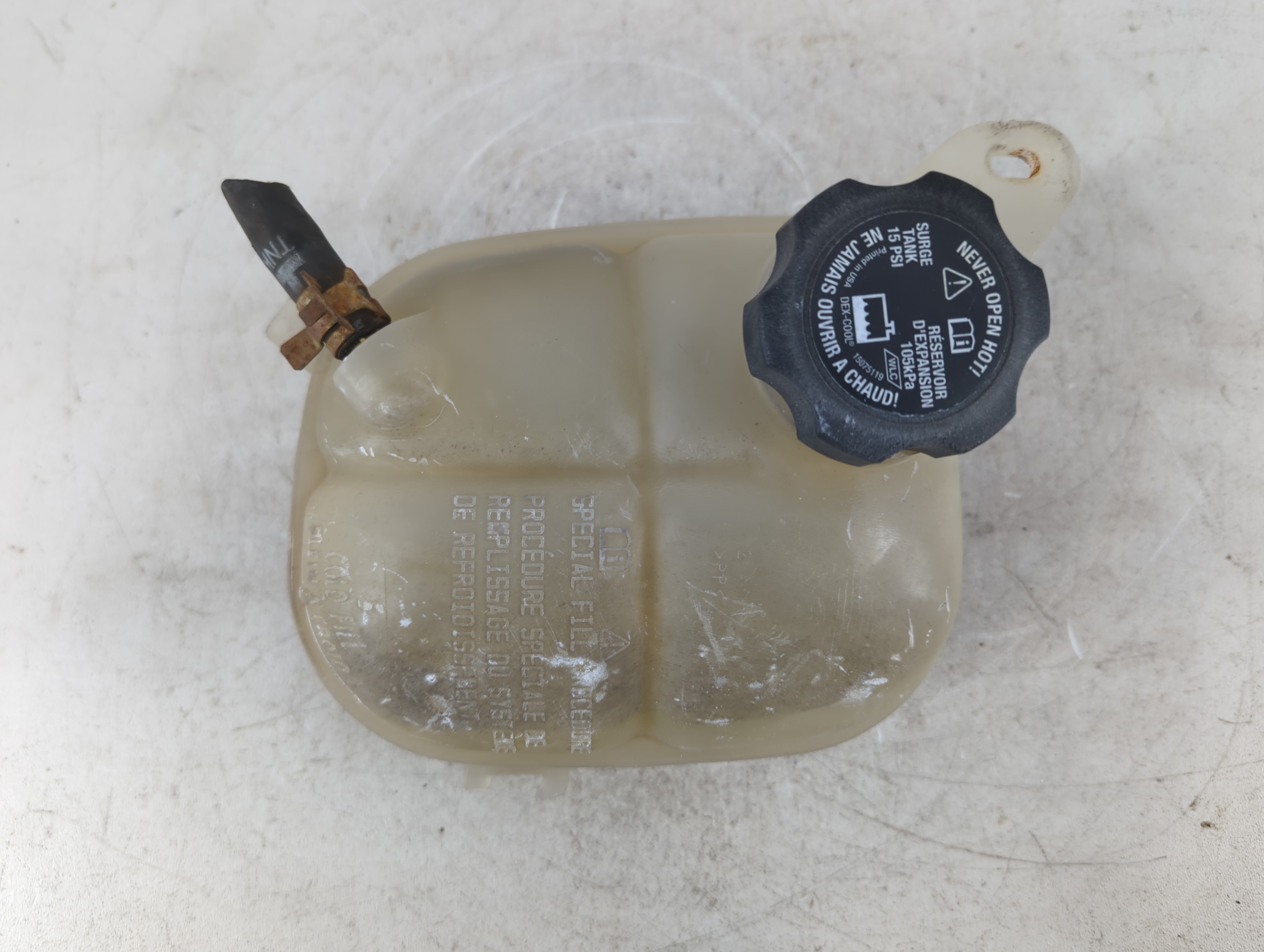 Picture of 2005 Chevrolet Cobalt Radiator Coolant Overflow Expansion Tank Bottle 775763
