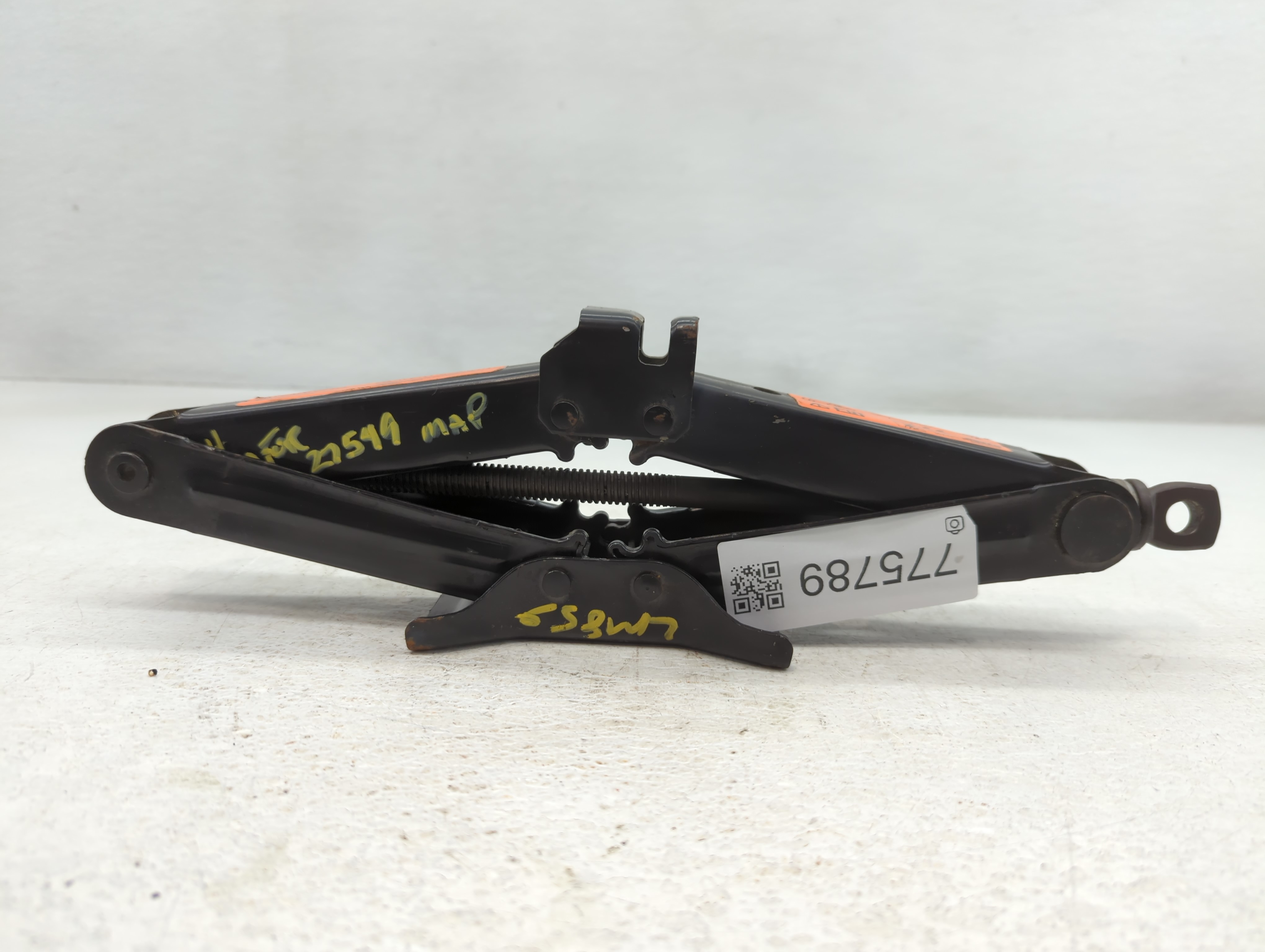 2014 Kia Forte Spare Scissor Car Jack 775789 - Oemusedautoparts1.com
