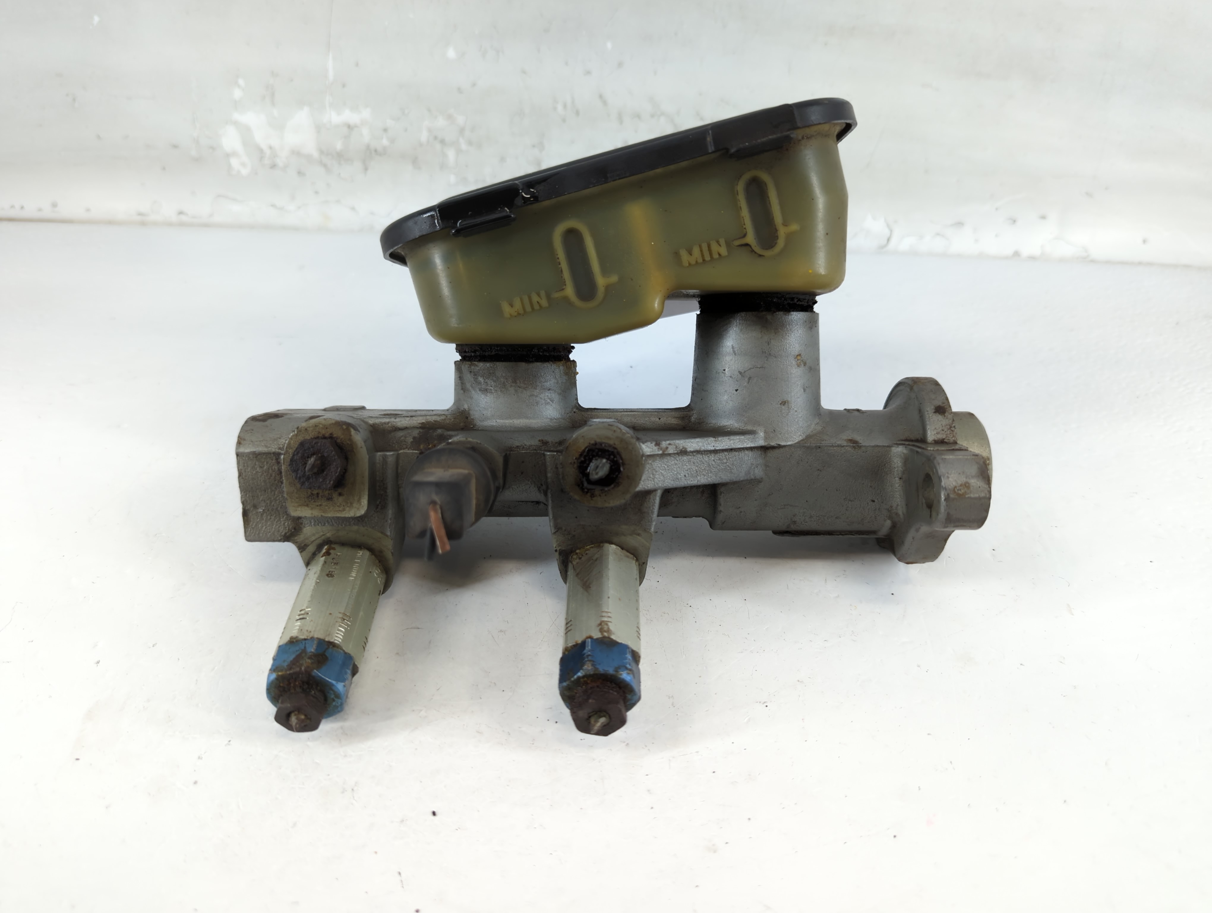 Picture of 1985 Pontiac Sunbird Brake Master Cylinder 775800