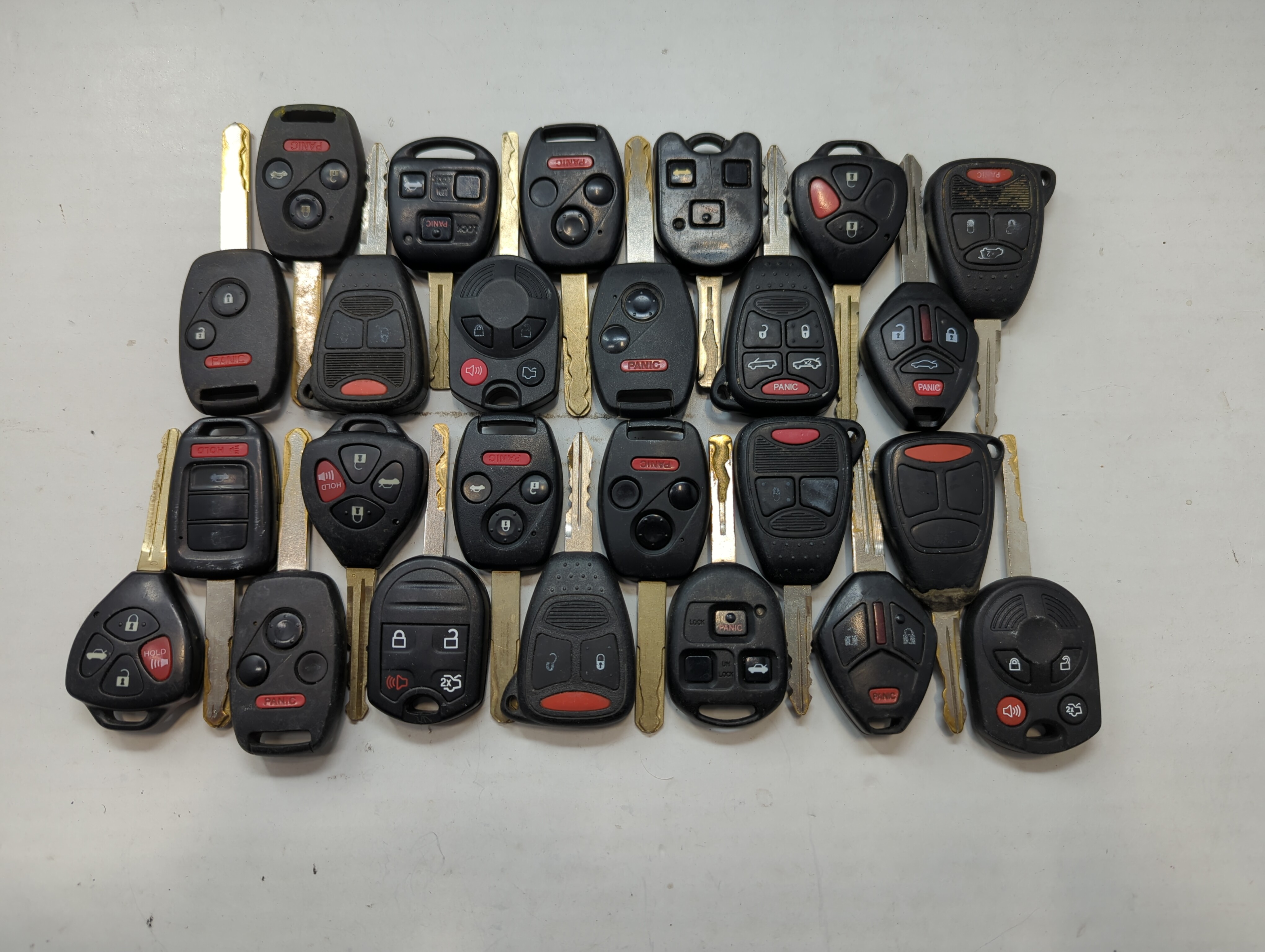 Lot of 25 Aftermarket Keyless Entry Remote Fob MIXED FCC IDS MIXED PART 775811 - Oemusedautoparts1.com