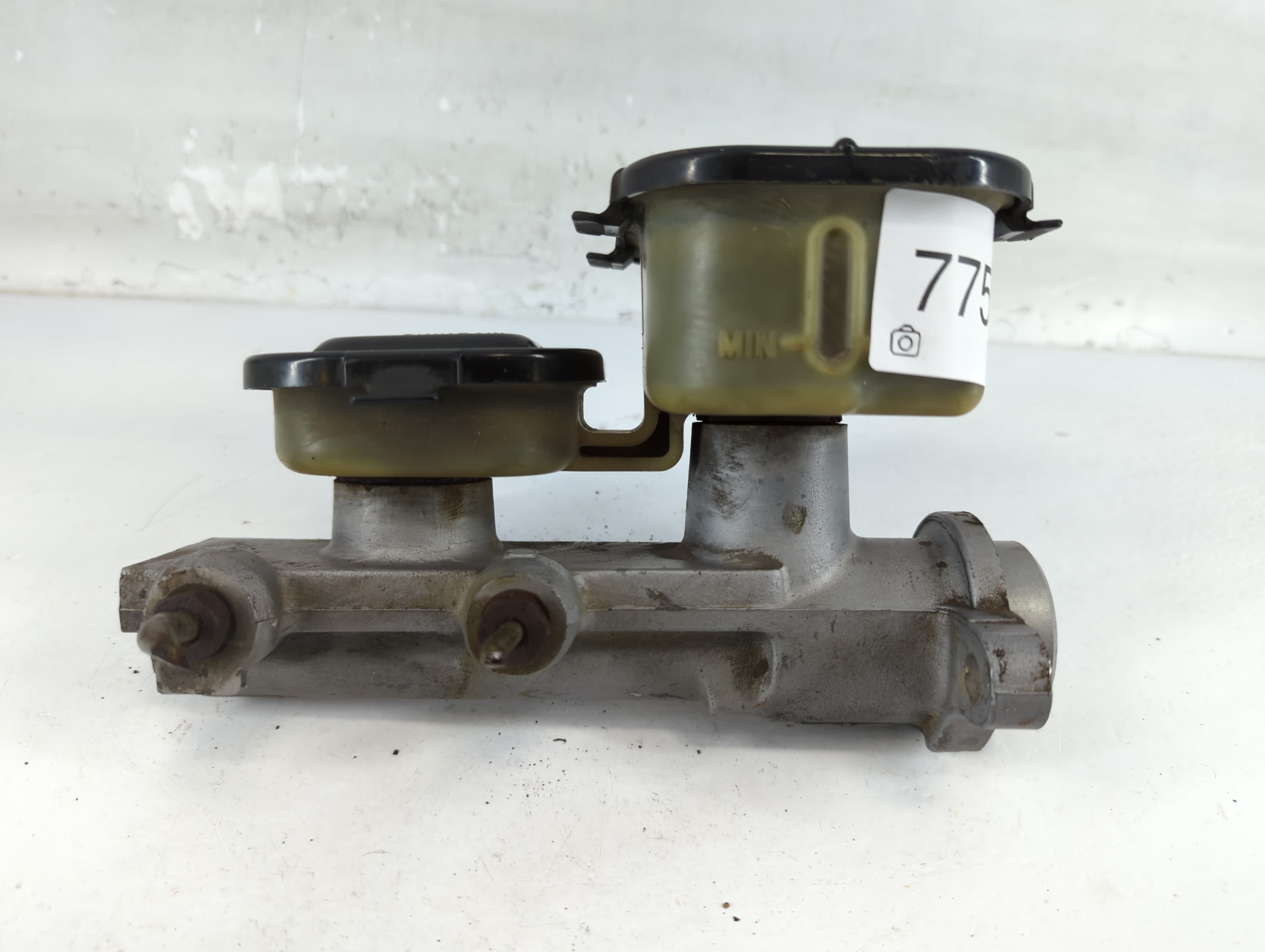 Picture of 1994-1996 Dodge Ram 1500 Brake Master Cylinder 775858