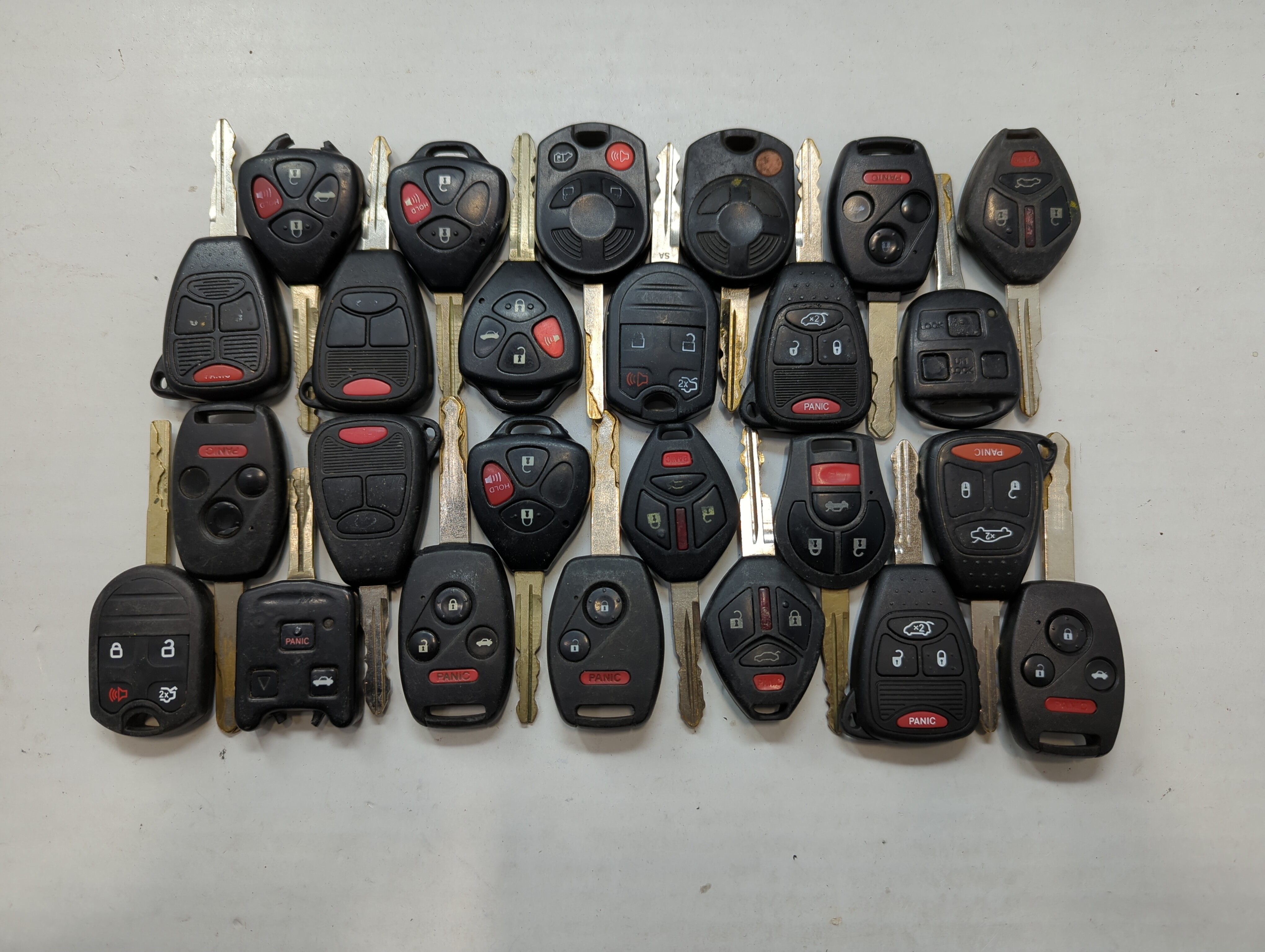 Lot of 25 Aftermarket Keyless Entry Remote Fob MIXED FCC IDS MIXED PART 775868 - Oemusedautoparts1.com