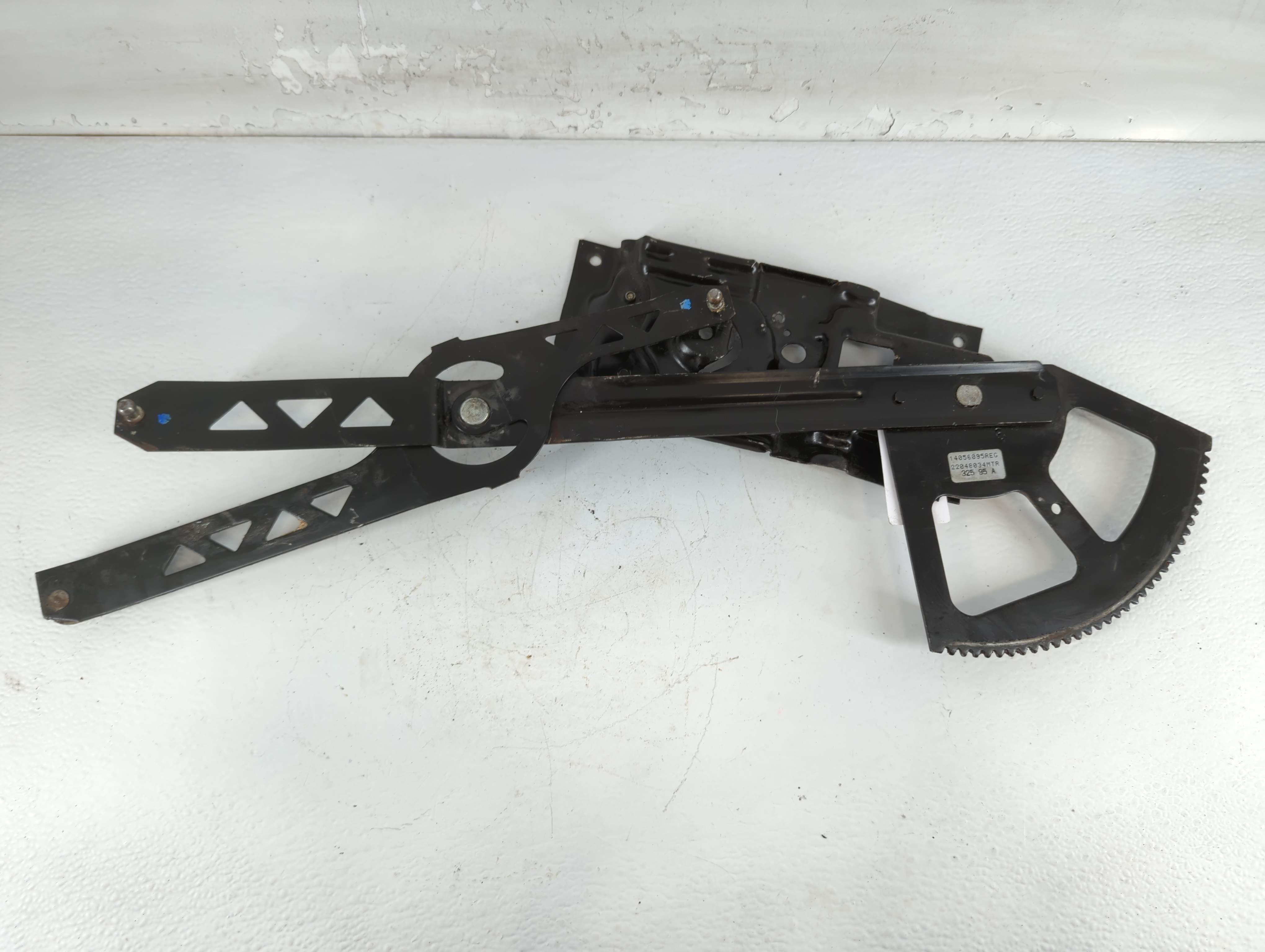 2000-2004 Nissan Xterra Passenger Rear Right Power Window Motor 775894 - Oemusedautoparts1.com