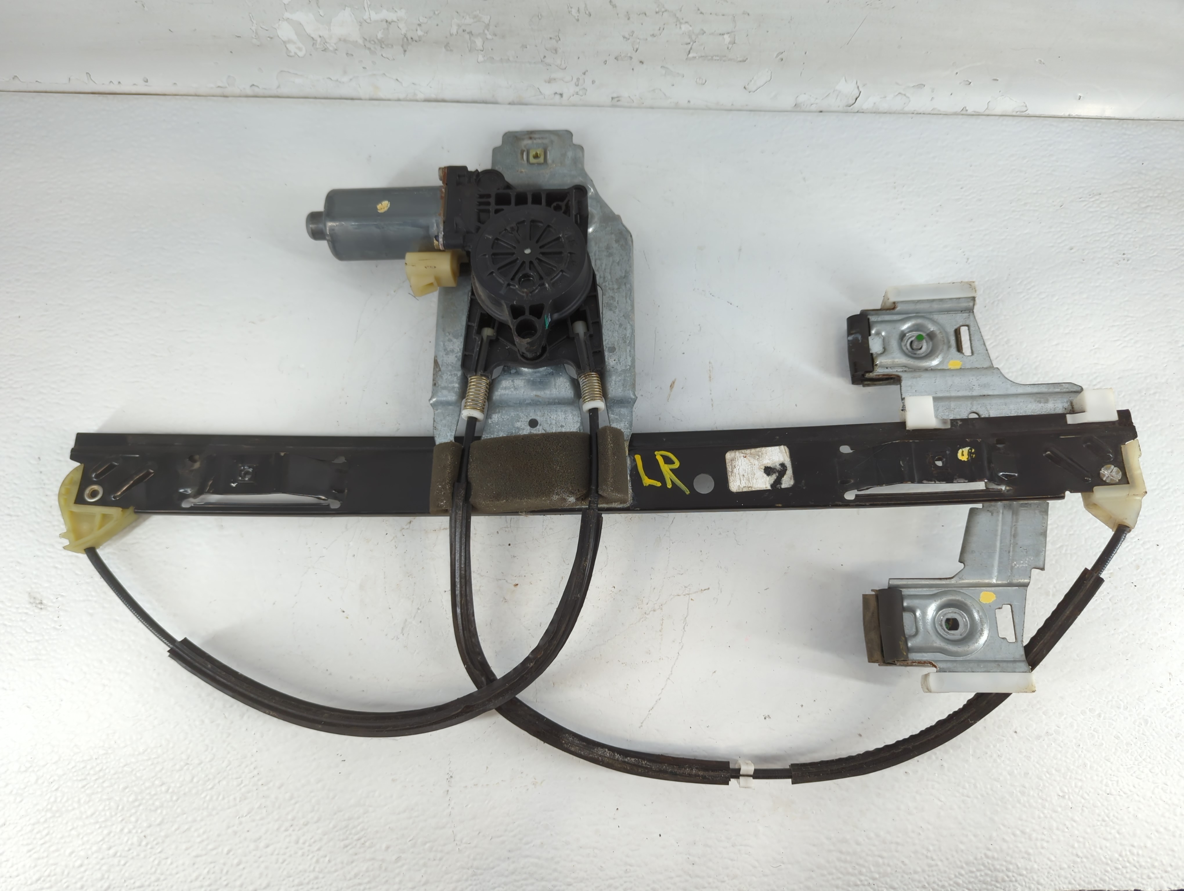 2002-2006 Chevrolet Trailblazer Ext Driver Rear Left Power Window Motor 775895 - Oemusedautoparts1.com