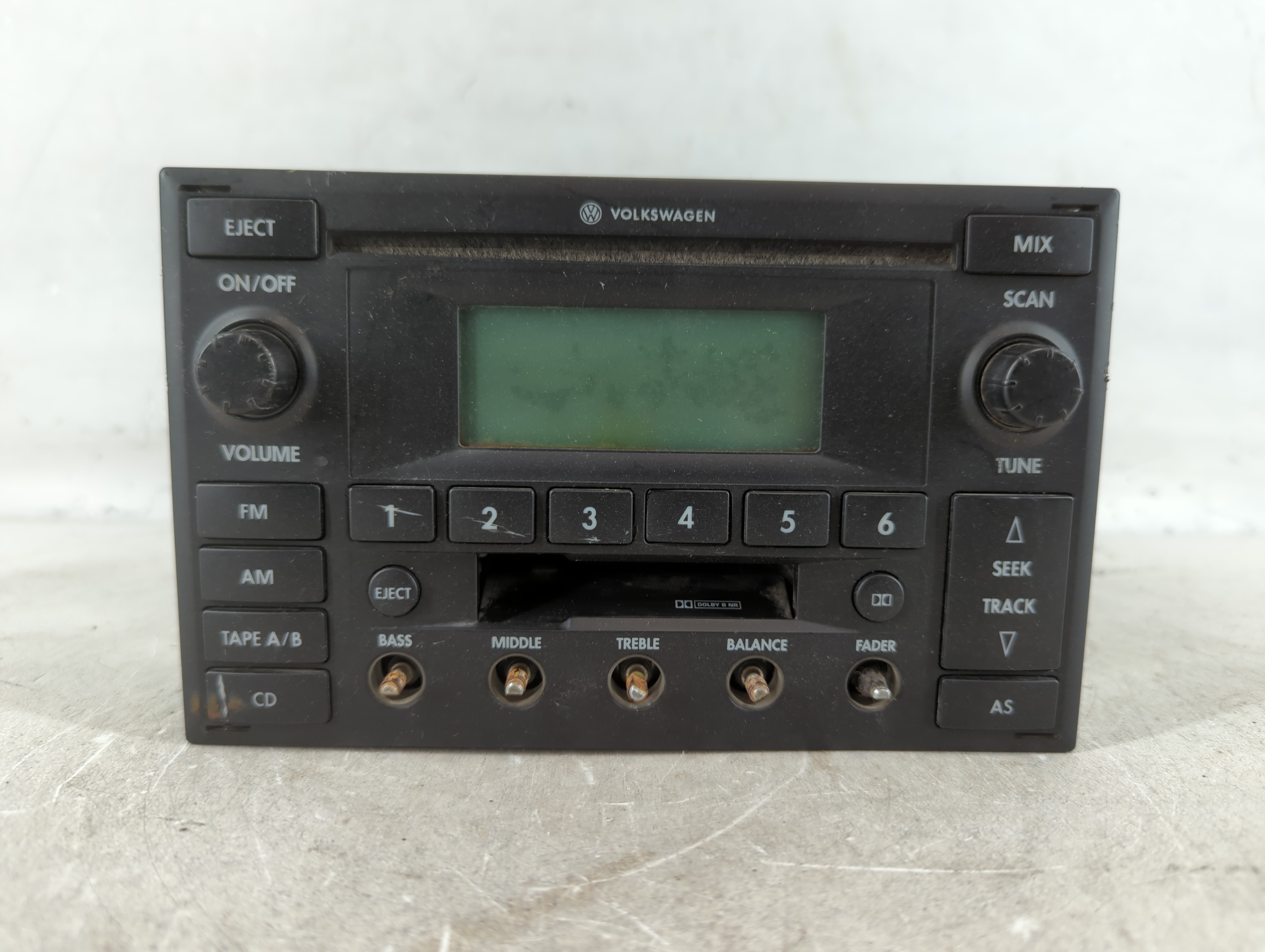 1996-2005 Volkswagen Jetta Am Fm Cd Player Radio Receiver 775938 - Oemusedautoparts1.com