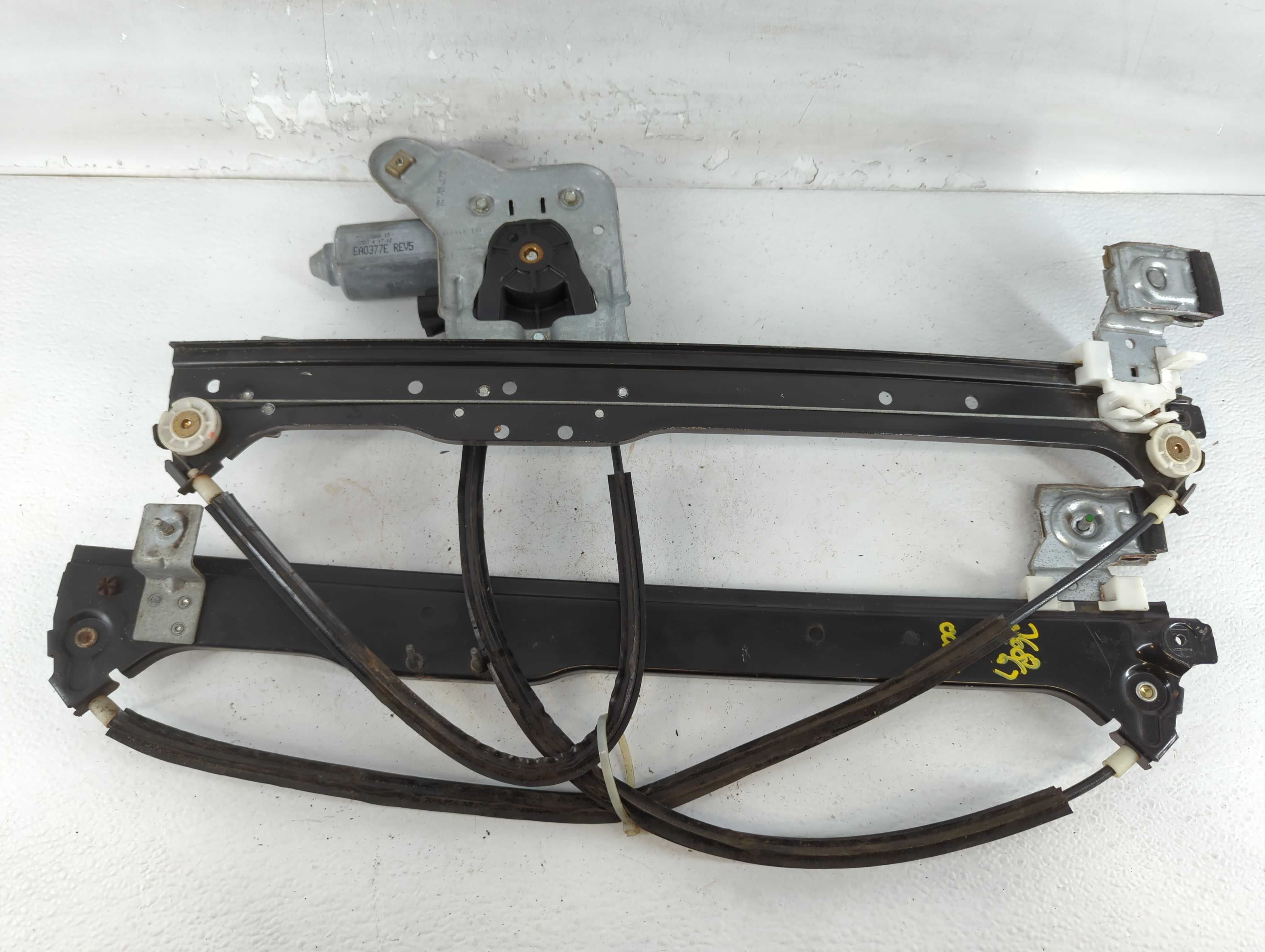 Picture of 2000-2006 Chevrolet Suburban 1500 Window Regulator Passenger Front 775939