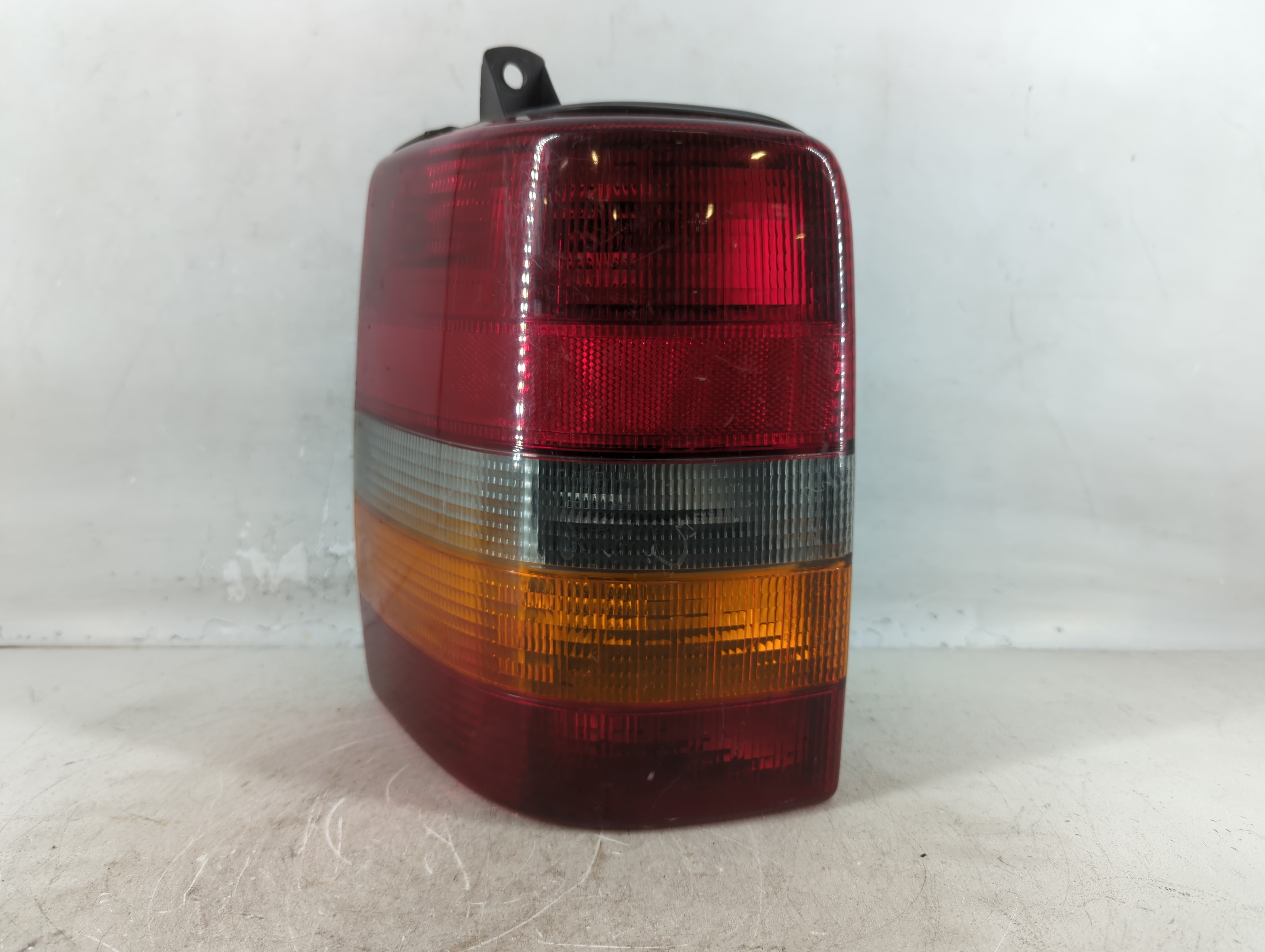 1997-2001 Jeep Cherokee Passenger Right Side Tail Light Taillight Oem 775985 - Oemusedautoparts1.com