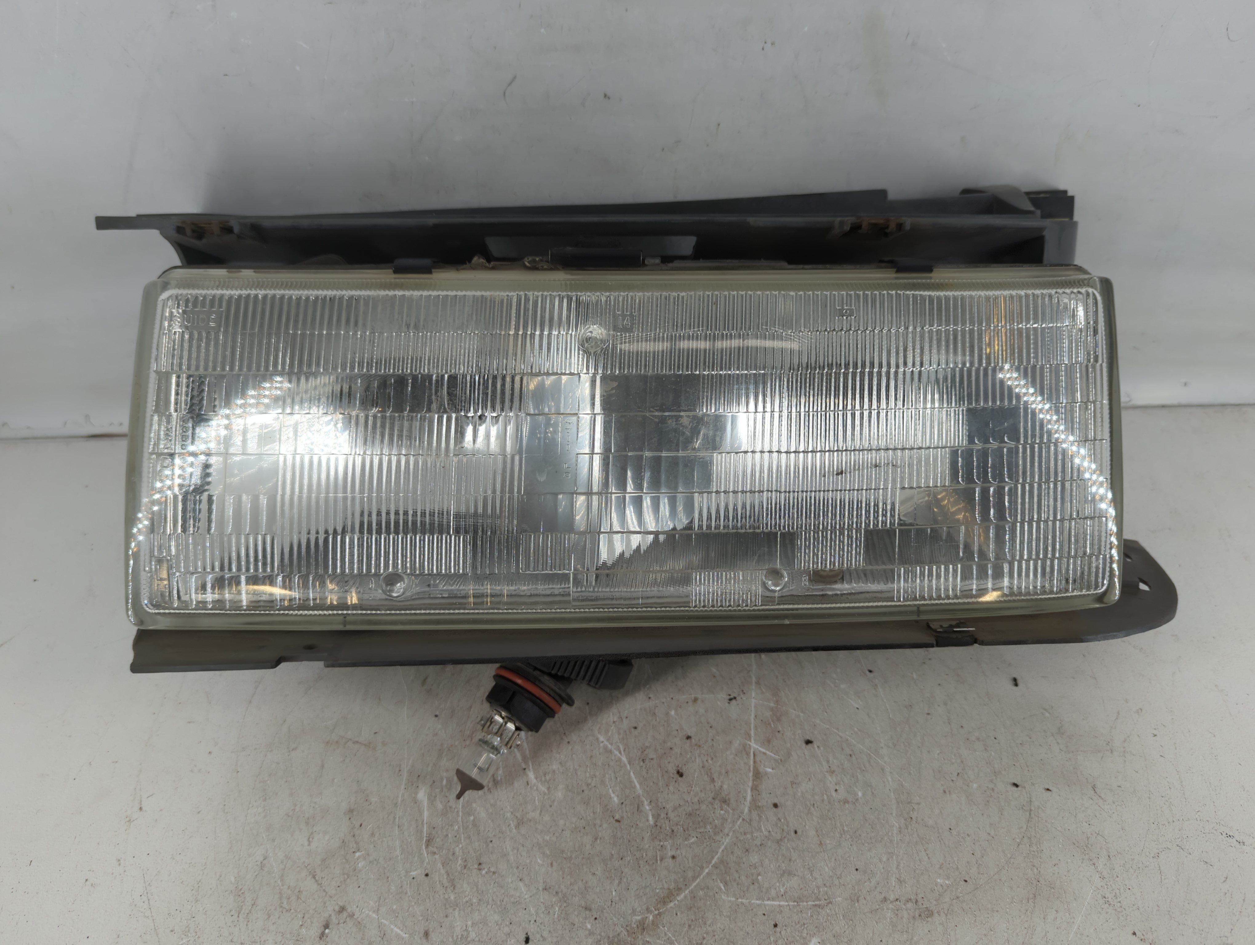 1992-1995 Buick Skylark Driver Left Oem Head Light Headlight Lamp 775987 - Oemusedautoparts1.com