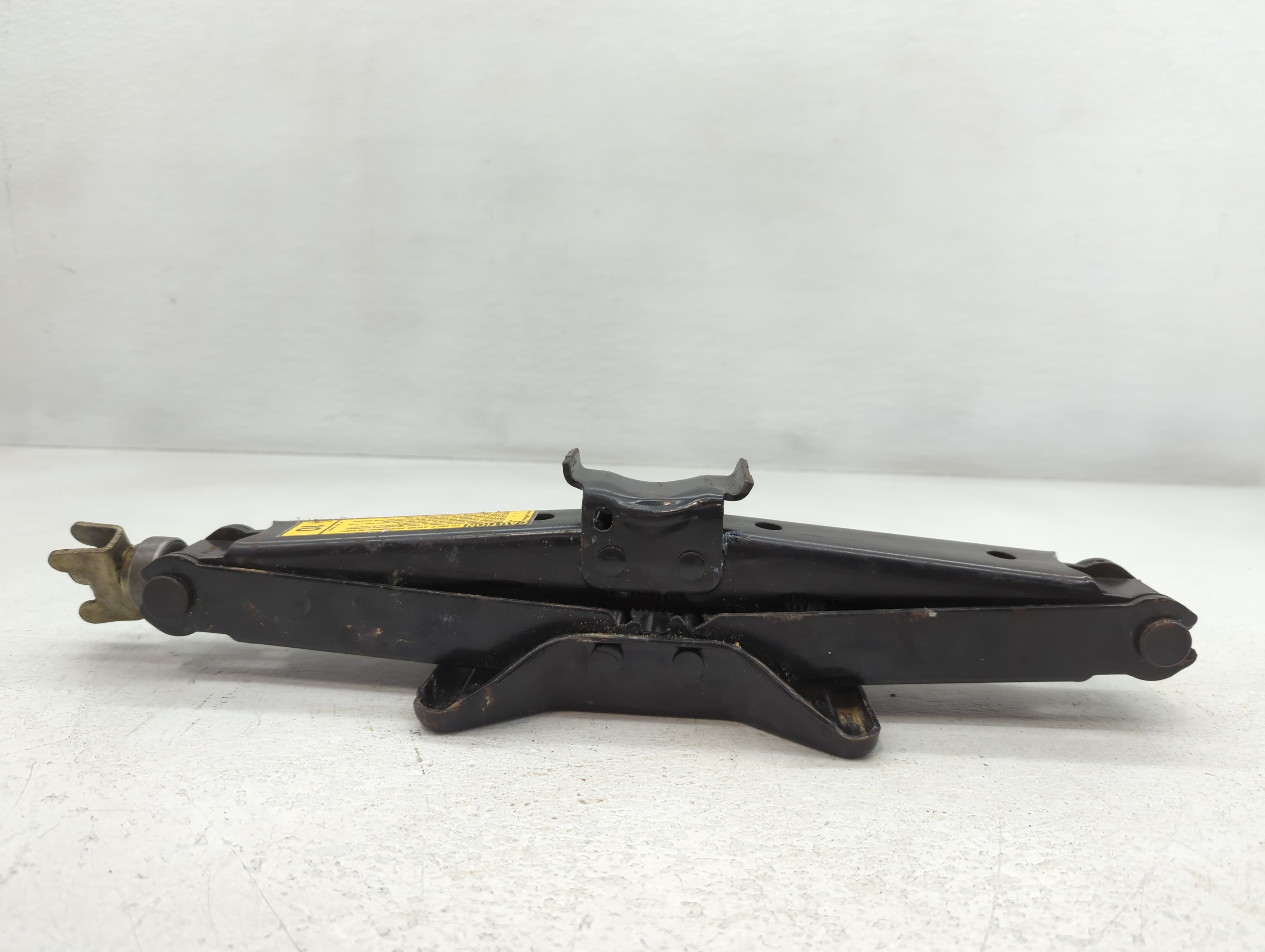 1992 Chevrolet C1500 Spare Scissor Car Jack 776067 - Oemusedautoparts1.com