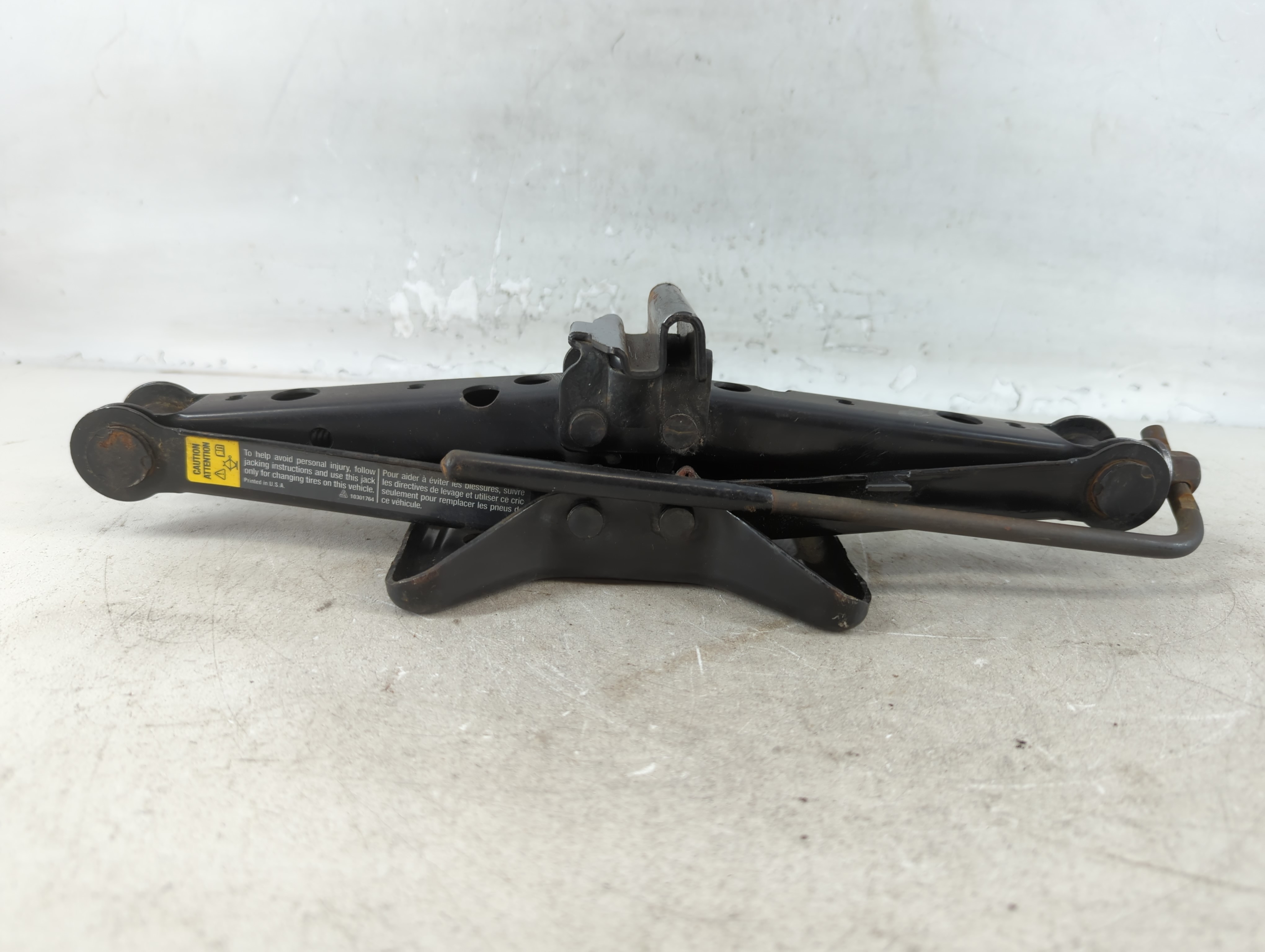 2003 Chevrolet Malibu Spare Scissor Car Jack 776072 - Oemusedautoparts1.com