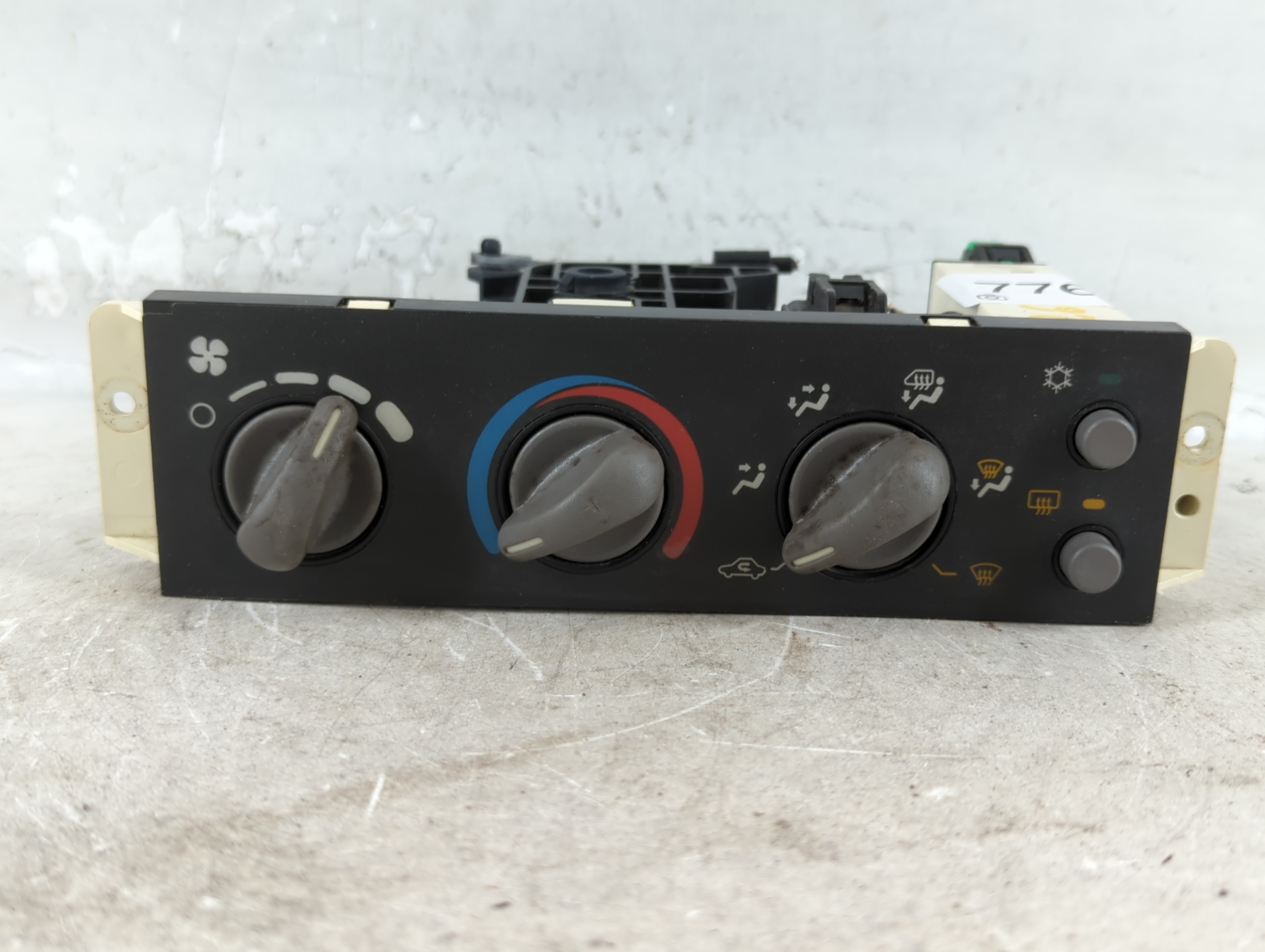 2003-2005 Pontiac Sunfire Ac Heater Rear Climate Control 52494917 776080 - Oemusedautoparts1.com