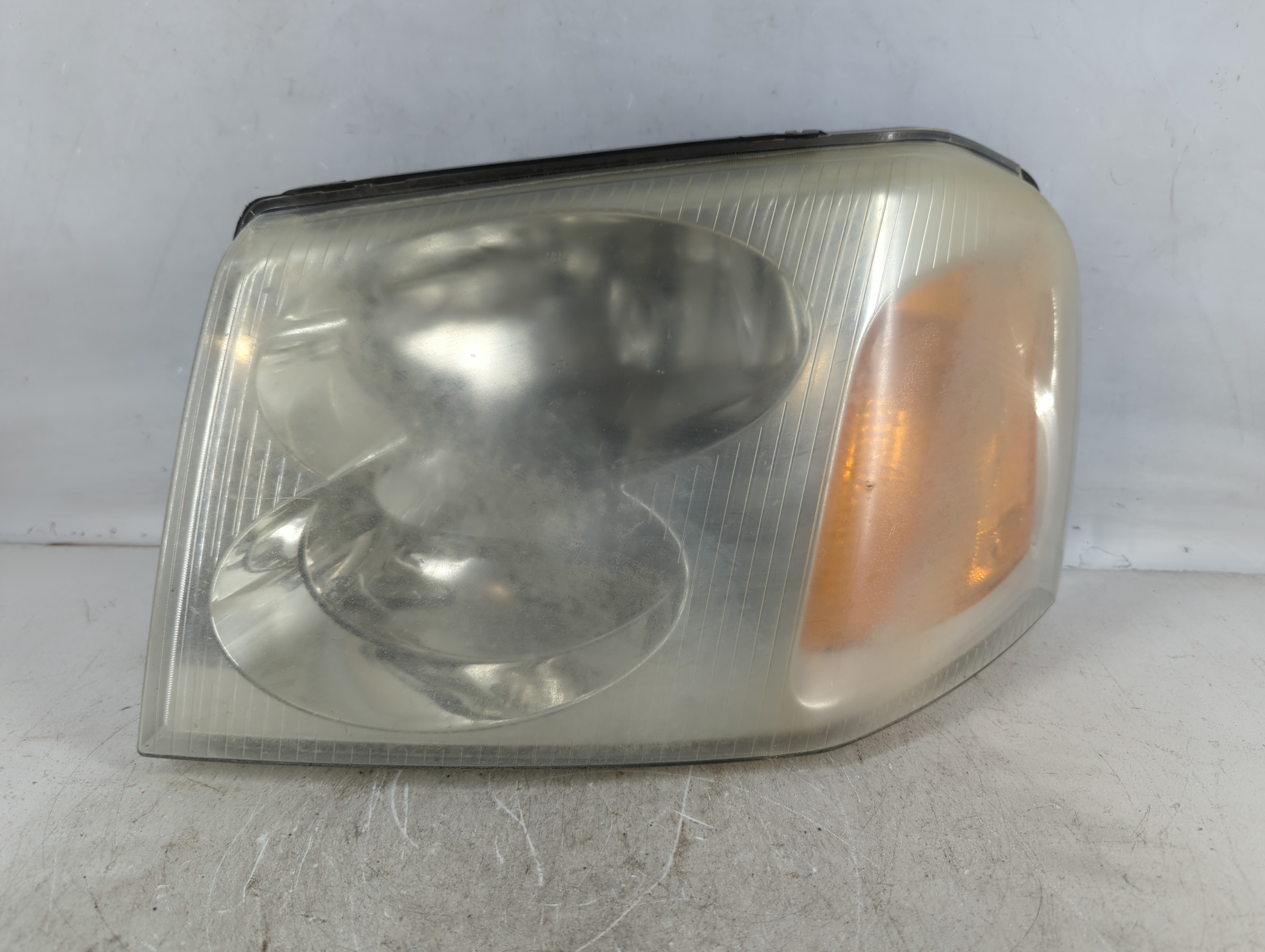 2002-2009 Gmc Envoy Driver Left Oem Head Light Headlight Lamp 776100 - Oemusedautoparts1.com