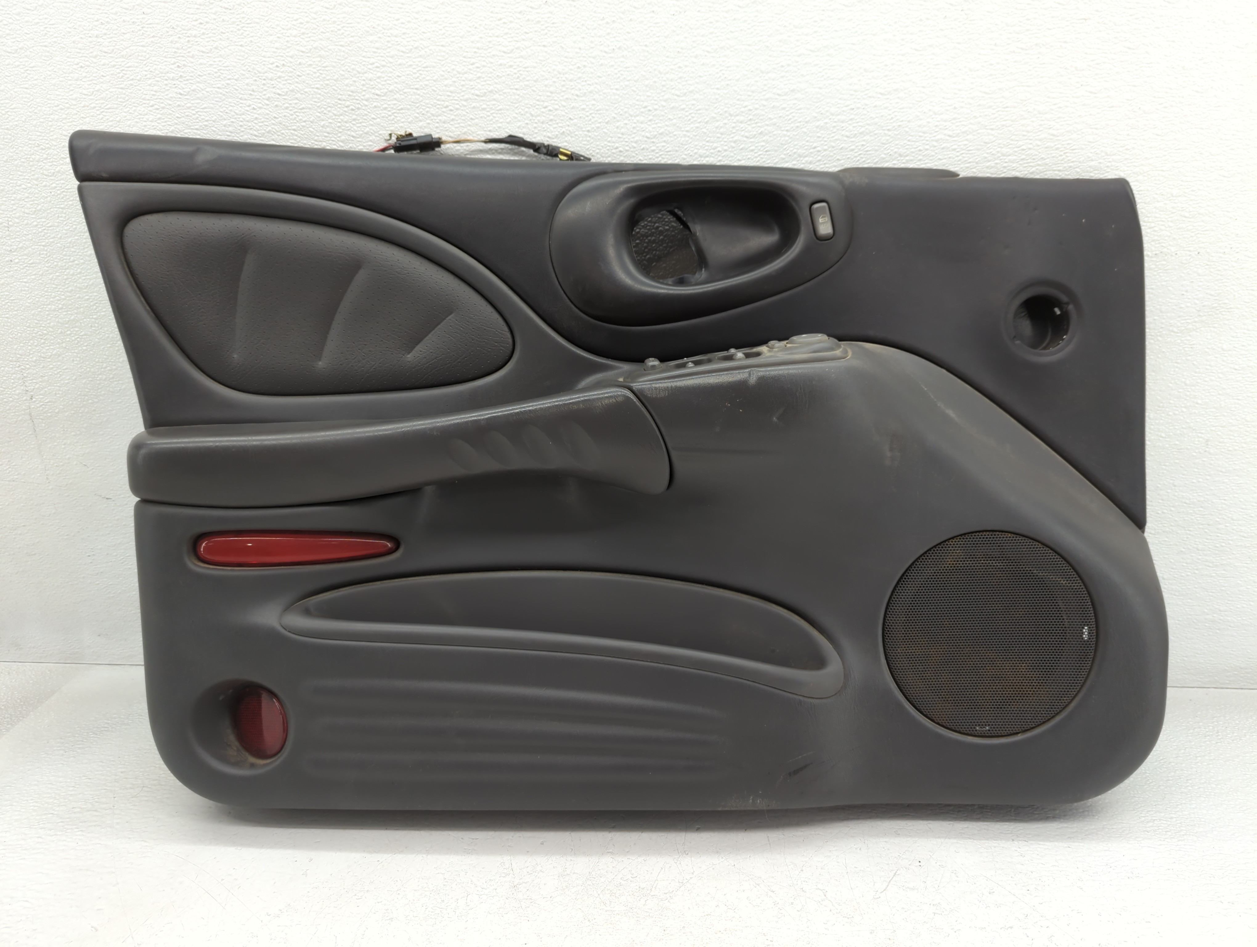 2001 Pontiac Bonneville Front Left Driver Interior Door Panel Trim 776107 - Oemusedautoparts1.com